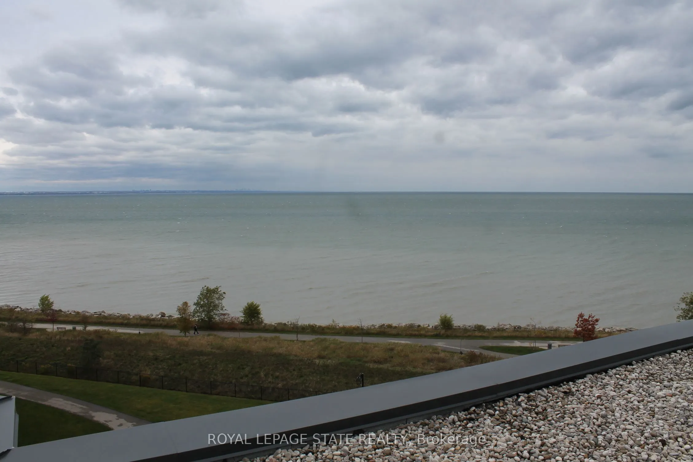 101 Shoreview Place, #123