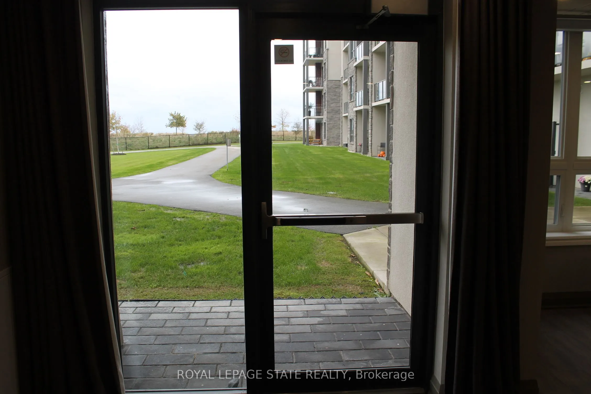 101 Shoreview Place, #123