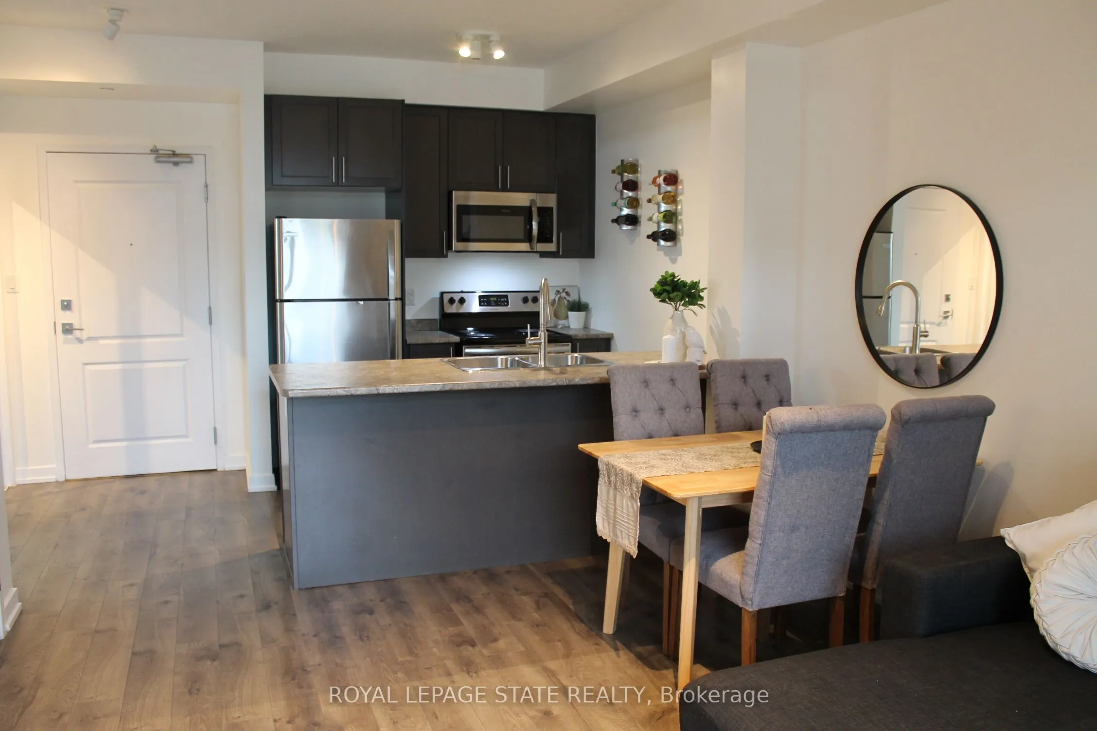 101 Shoreview Place, #123