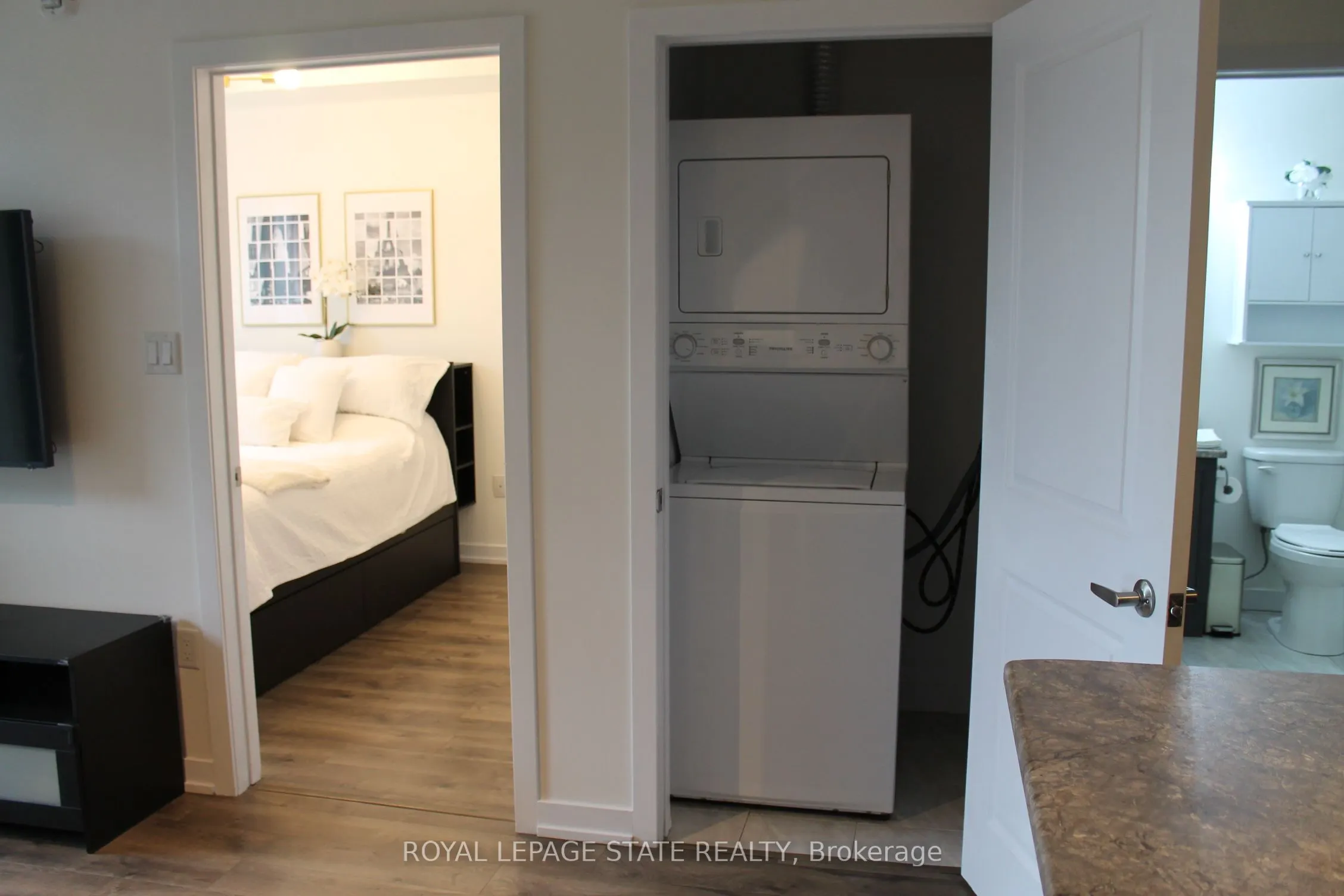 101 Shoreview Place, #123