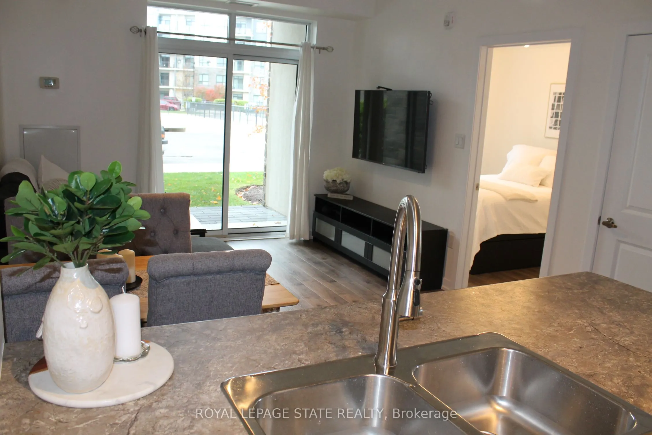 101 Shoreview Place, #123