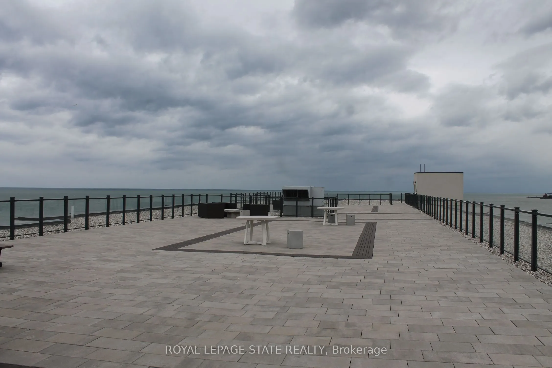 101 Shoreview Place, #123