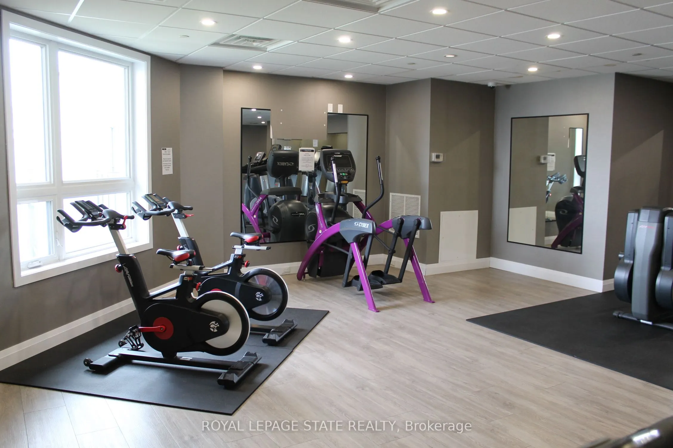 101 Shoreview Place, #123