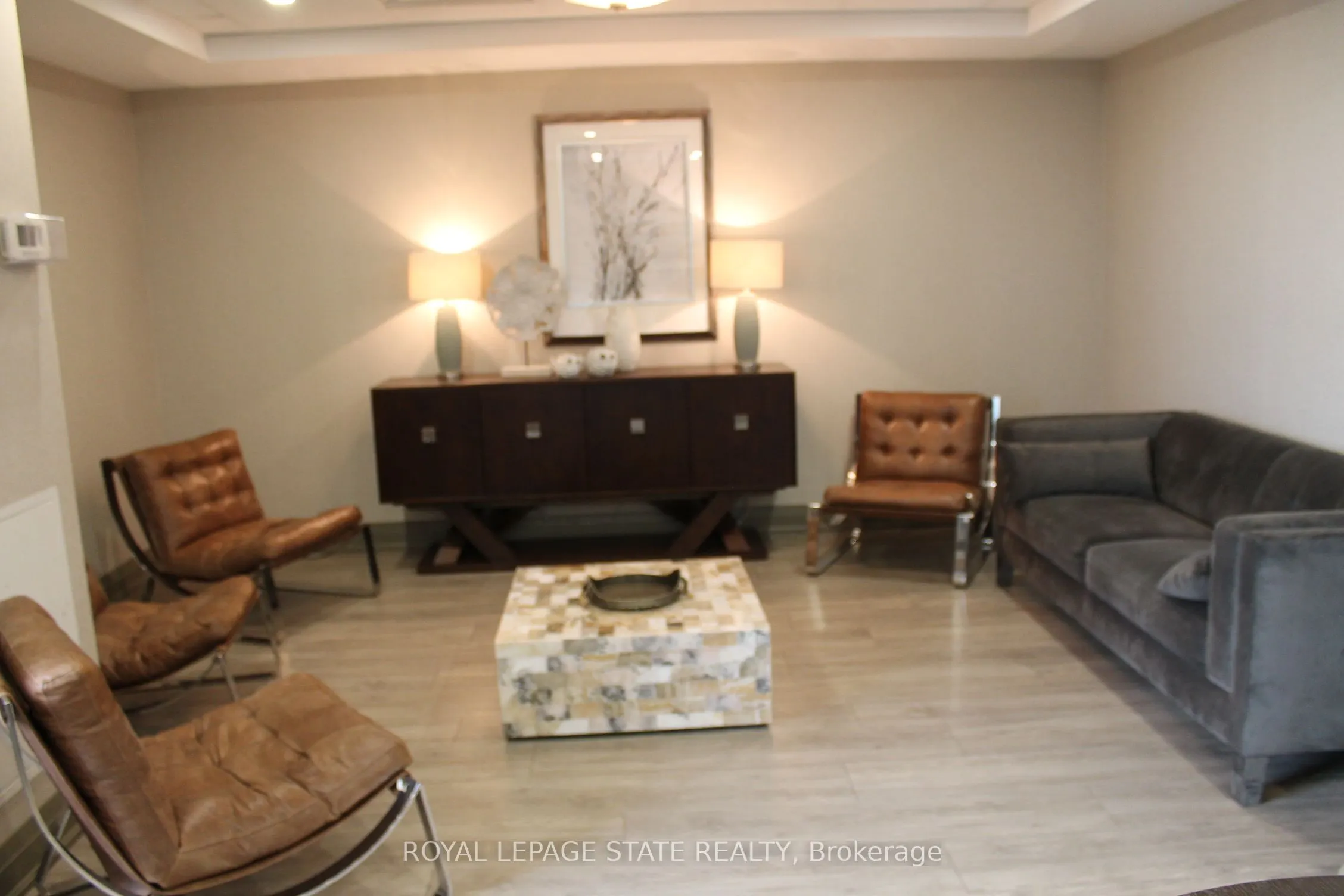 101 Shoreview Place, #123