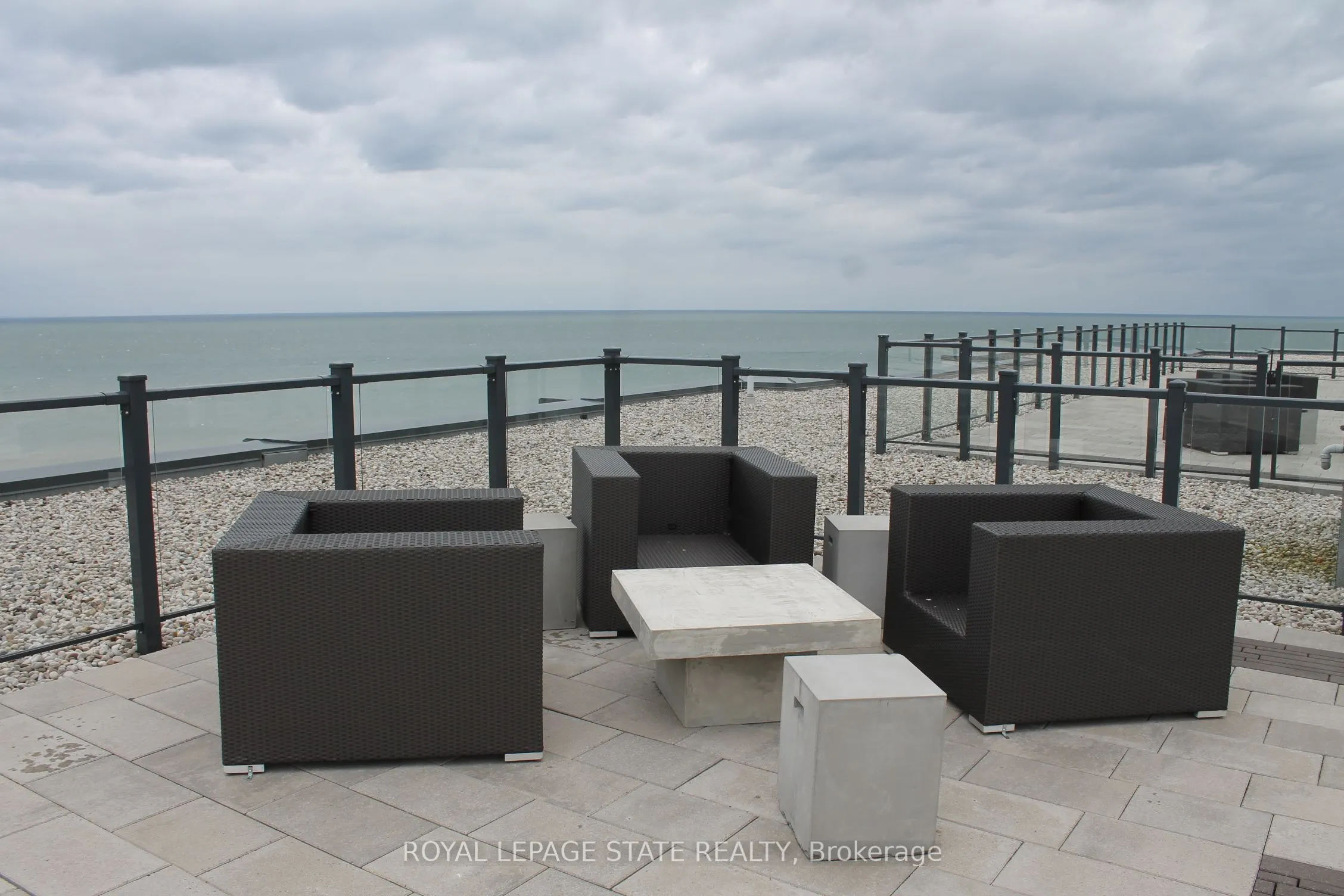 101 Shoreview Place, #123