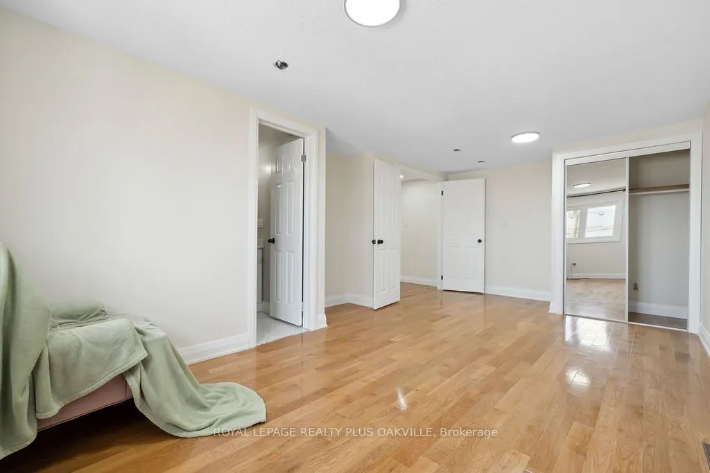 354 Barton Street E, #Upper