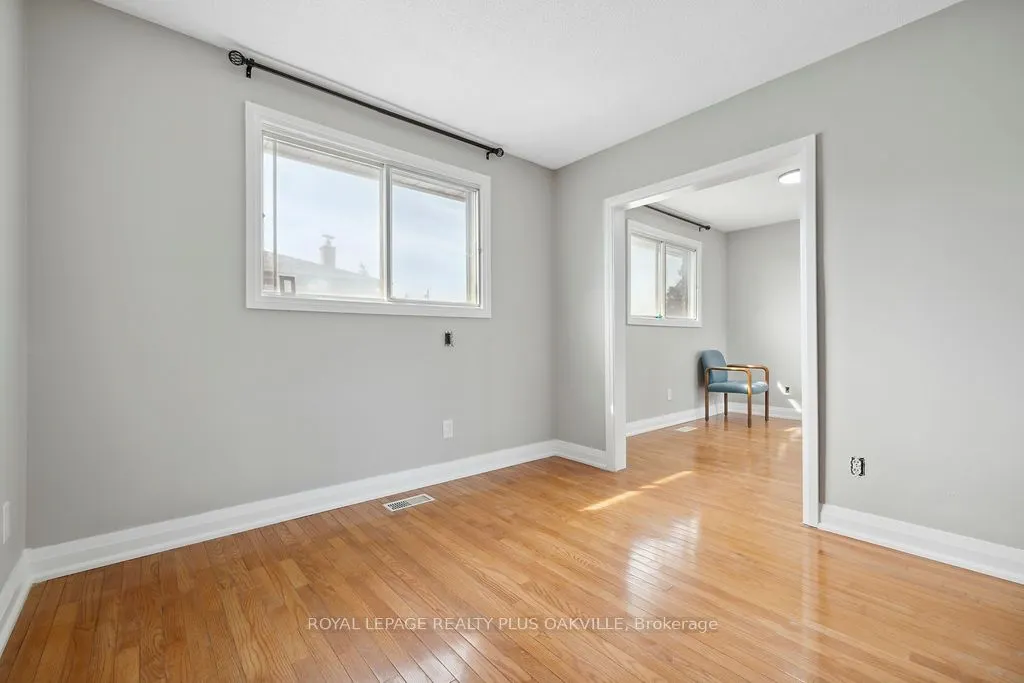 354 Barton Street E, #Upper