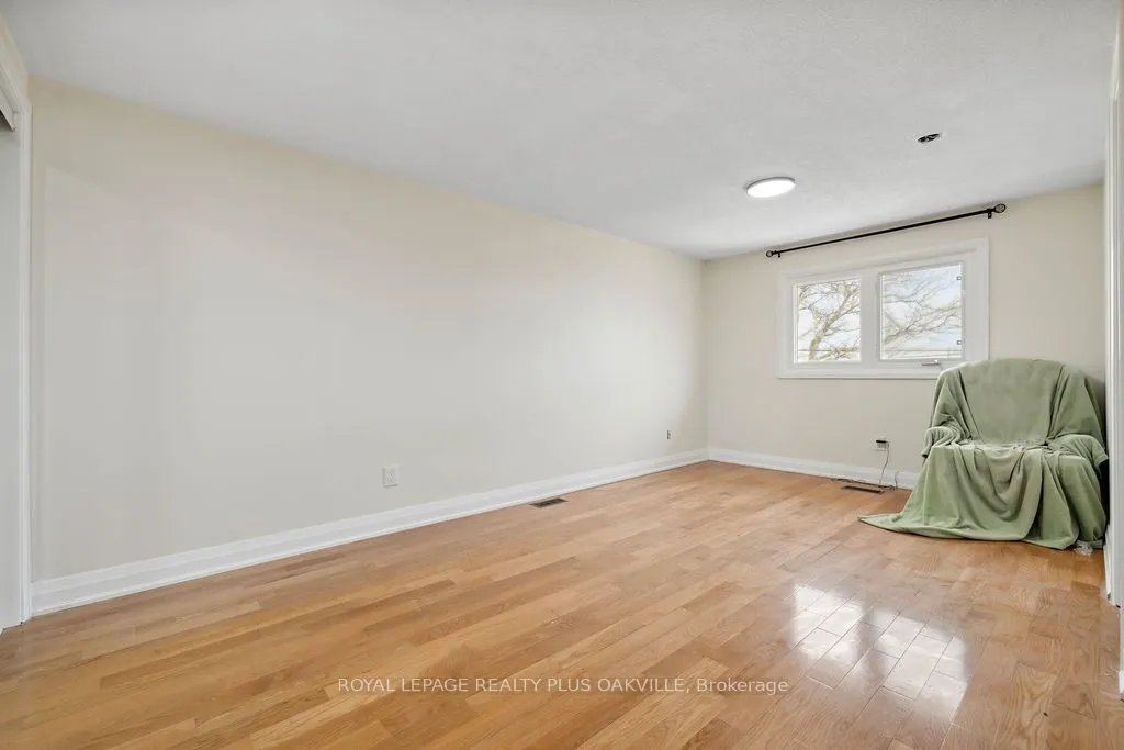 354 Barton Street E, #Upper