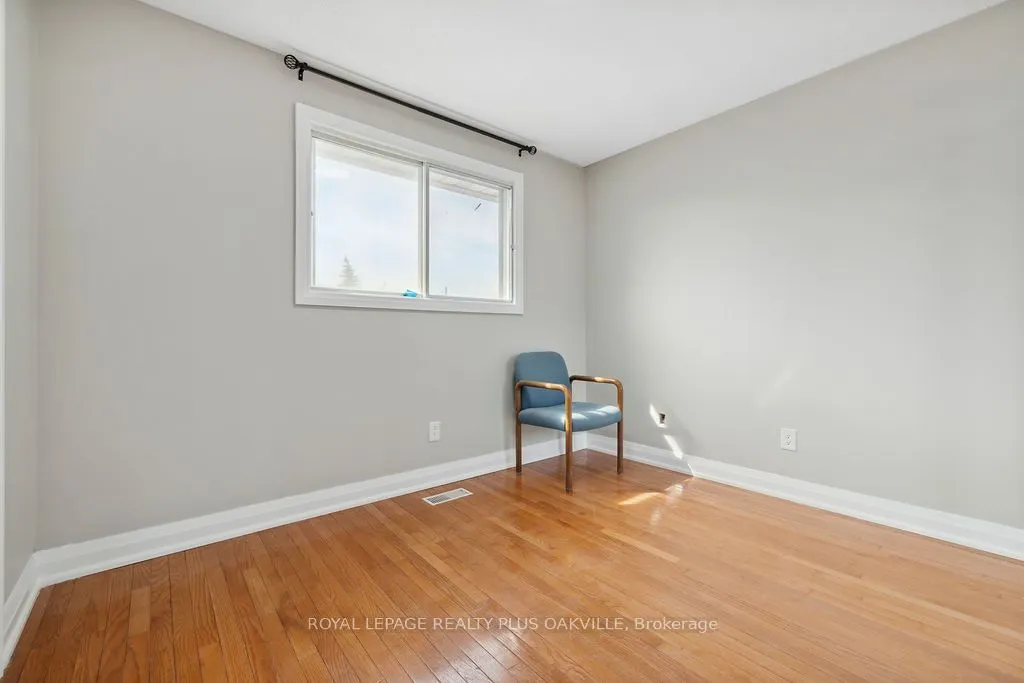 354 Barton Street E, #Upper