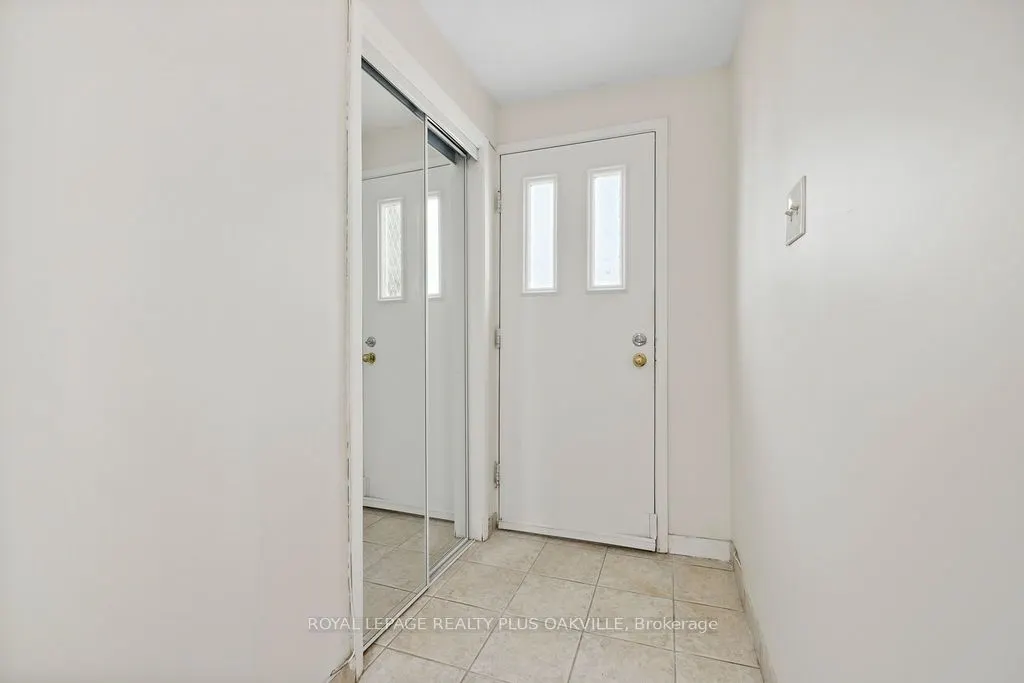 354 Barton Street E, #Upper