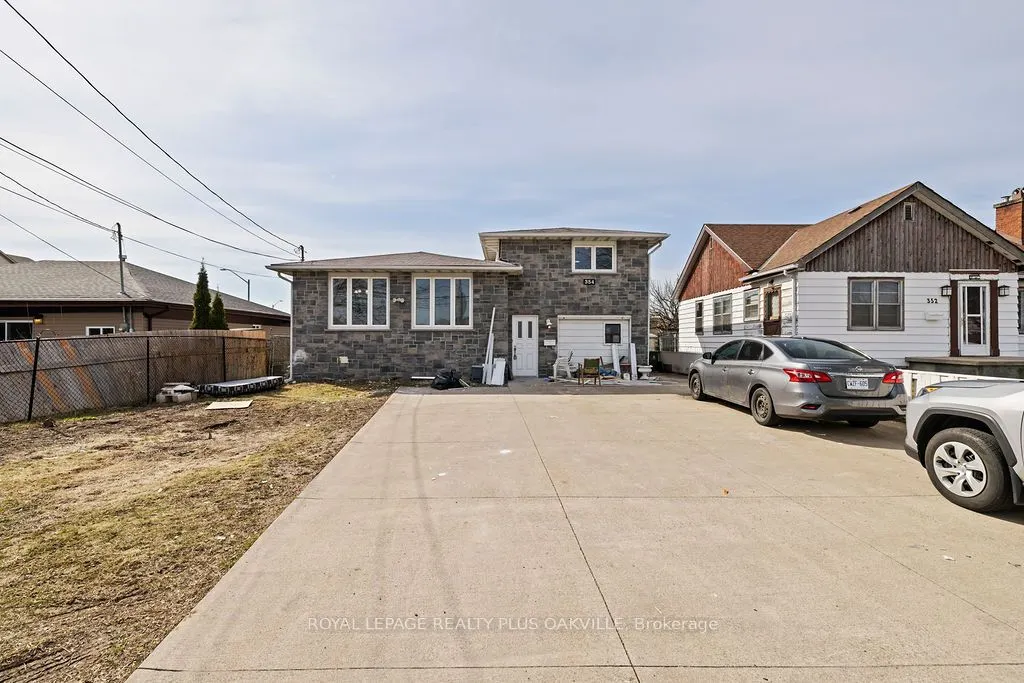 354 Barton Street E, #Upper