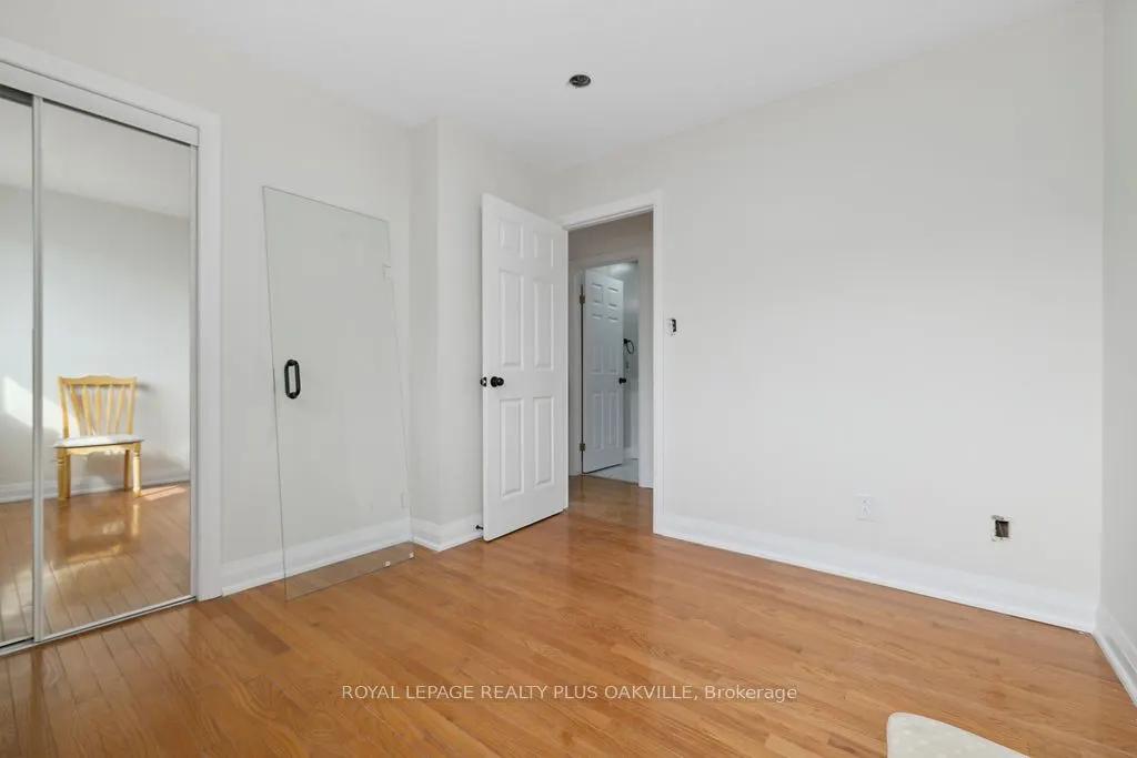 354 Barton Street E, #Upper