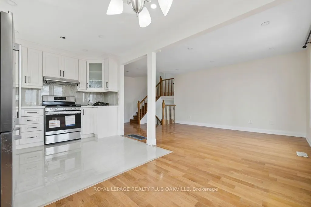 354 Barton Street E, #Upper