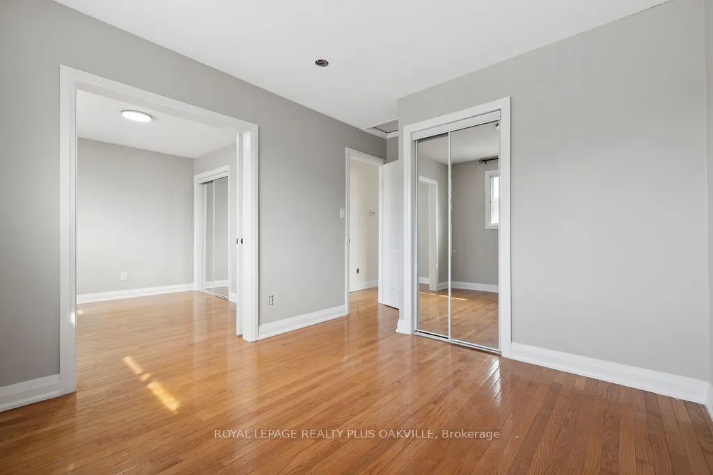 354 Barton Street E, #Upper