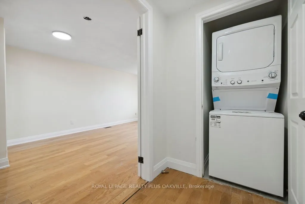 354 Barton Street E, #Upper