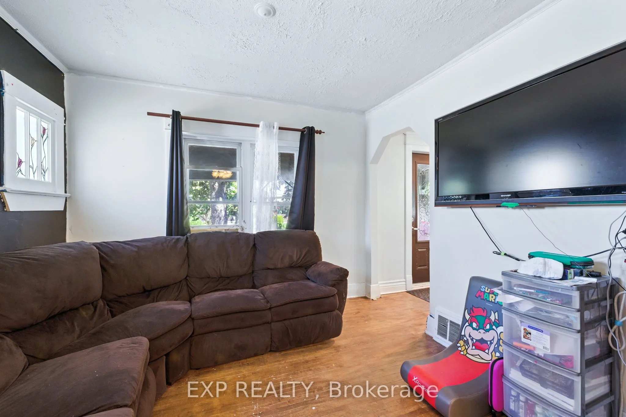 20 Barrington Avenue