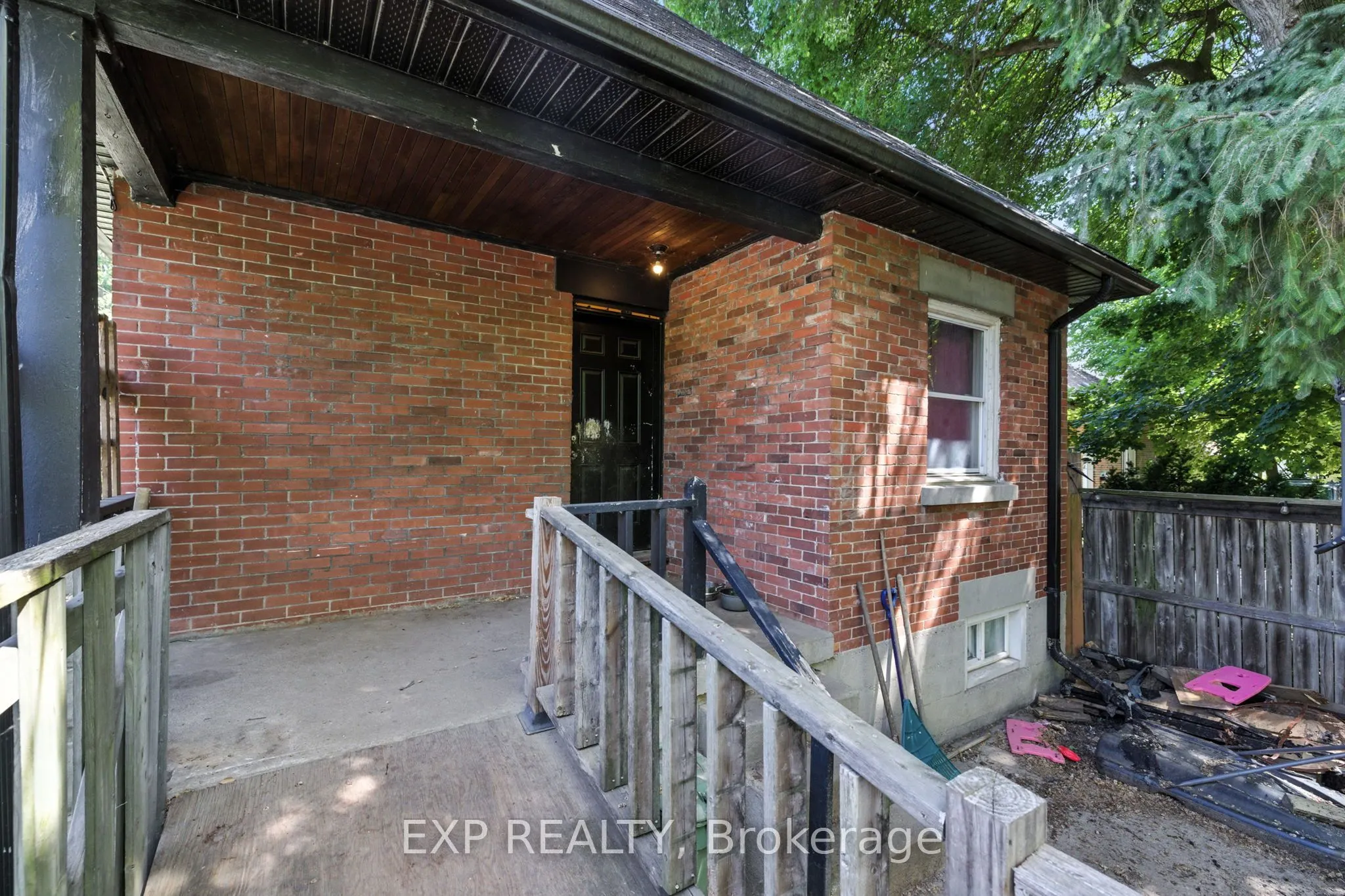 20 Barrington Avenue