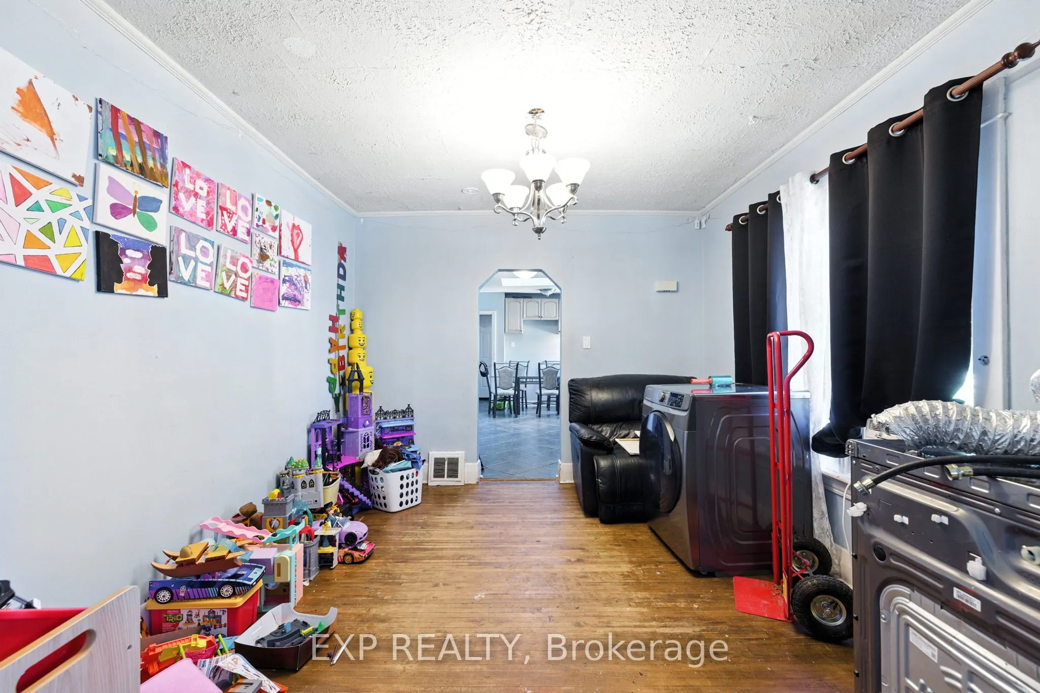 20 Barrington Avenue