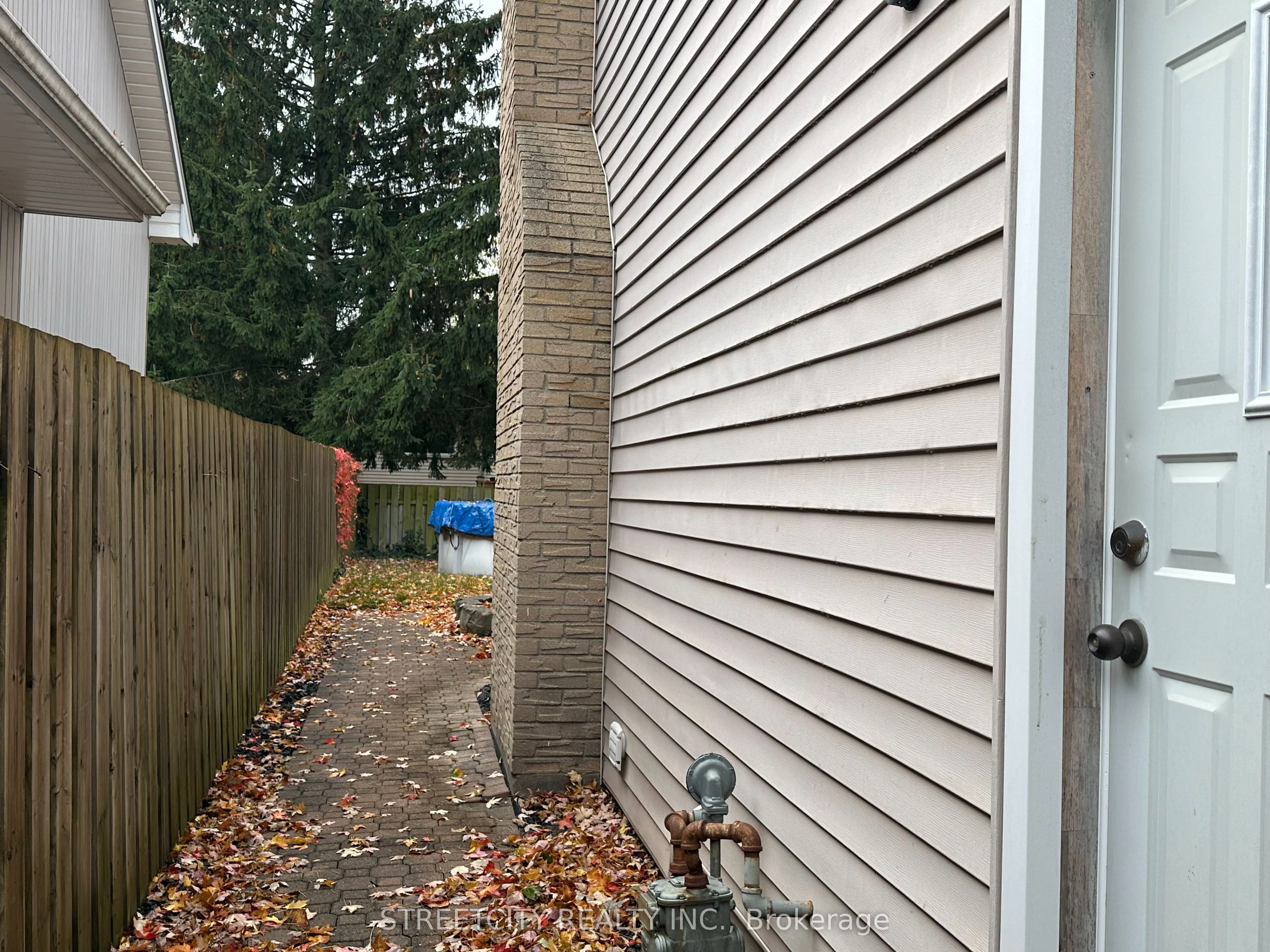 21 Beechbank Crescent