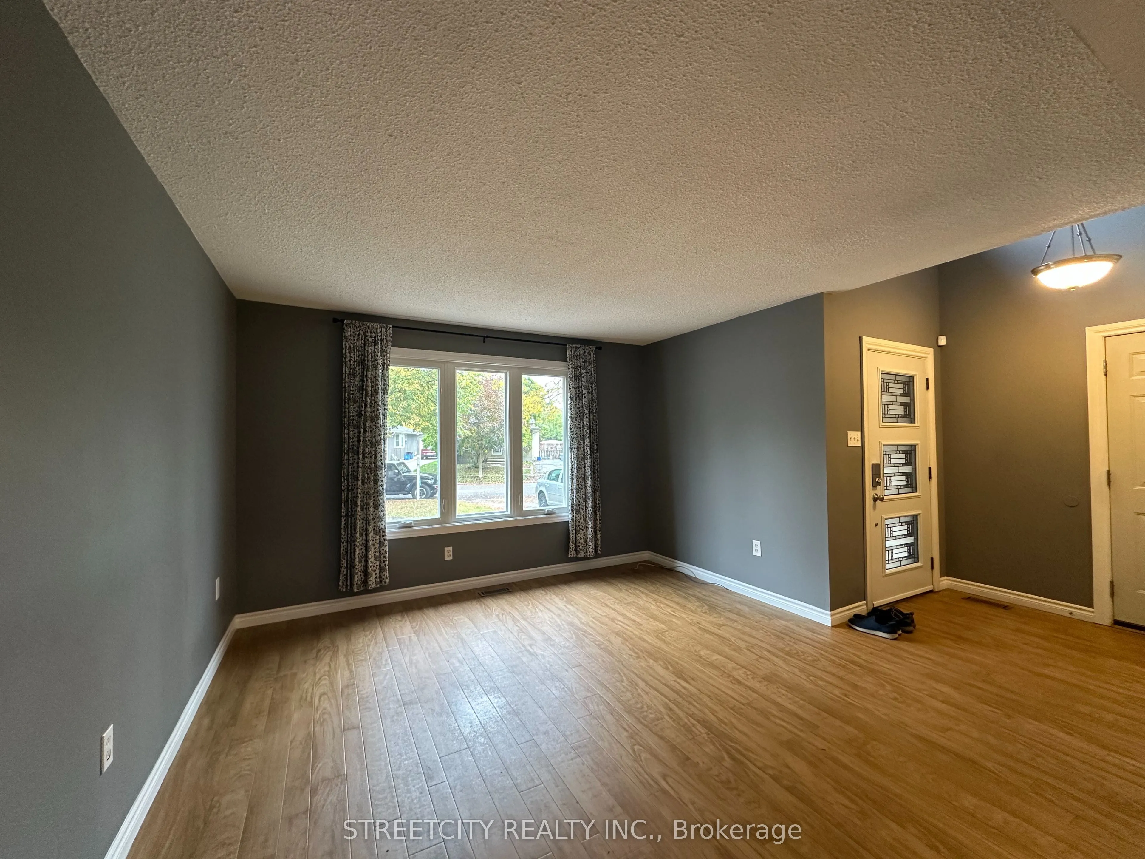 21 Beechbank Crescent