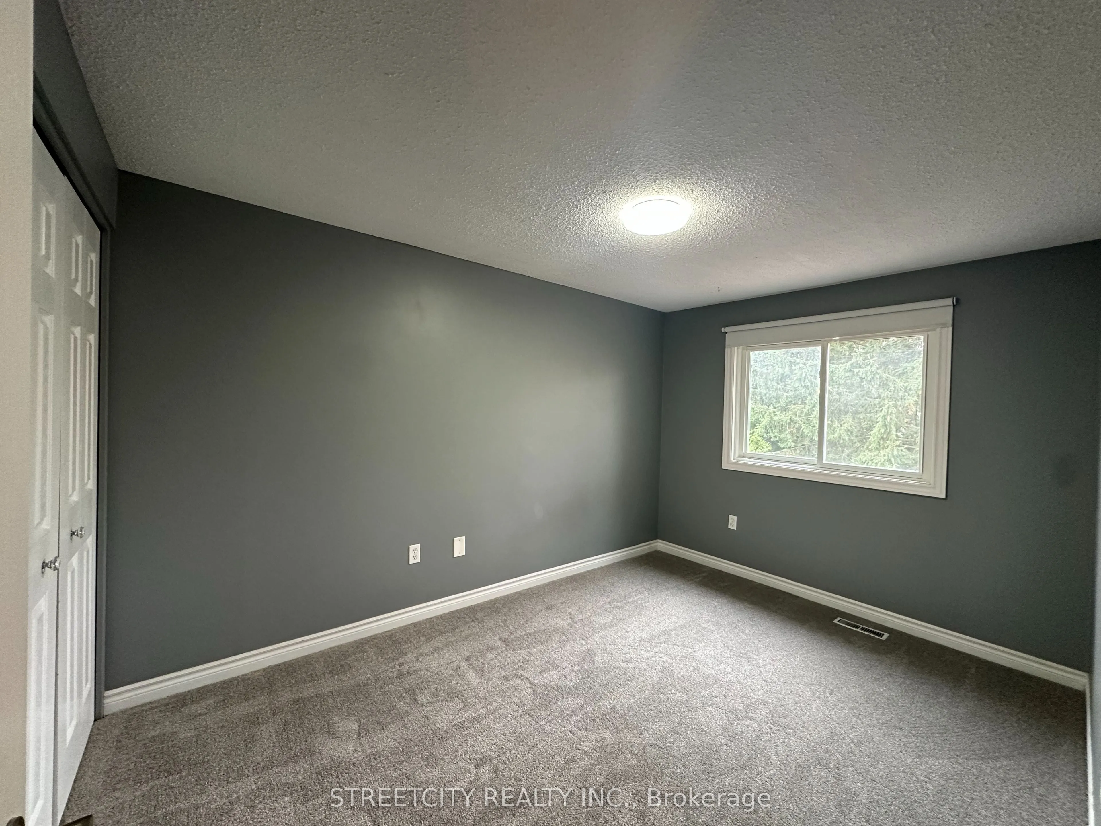 21 Beechbank Crescent