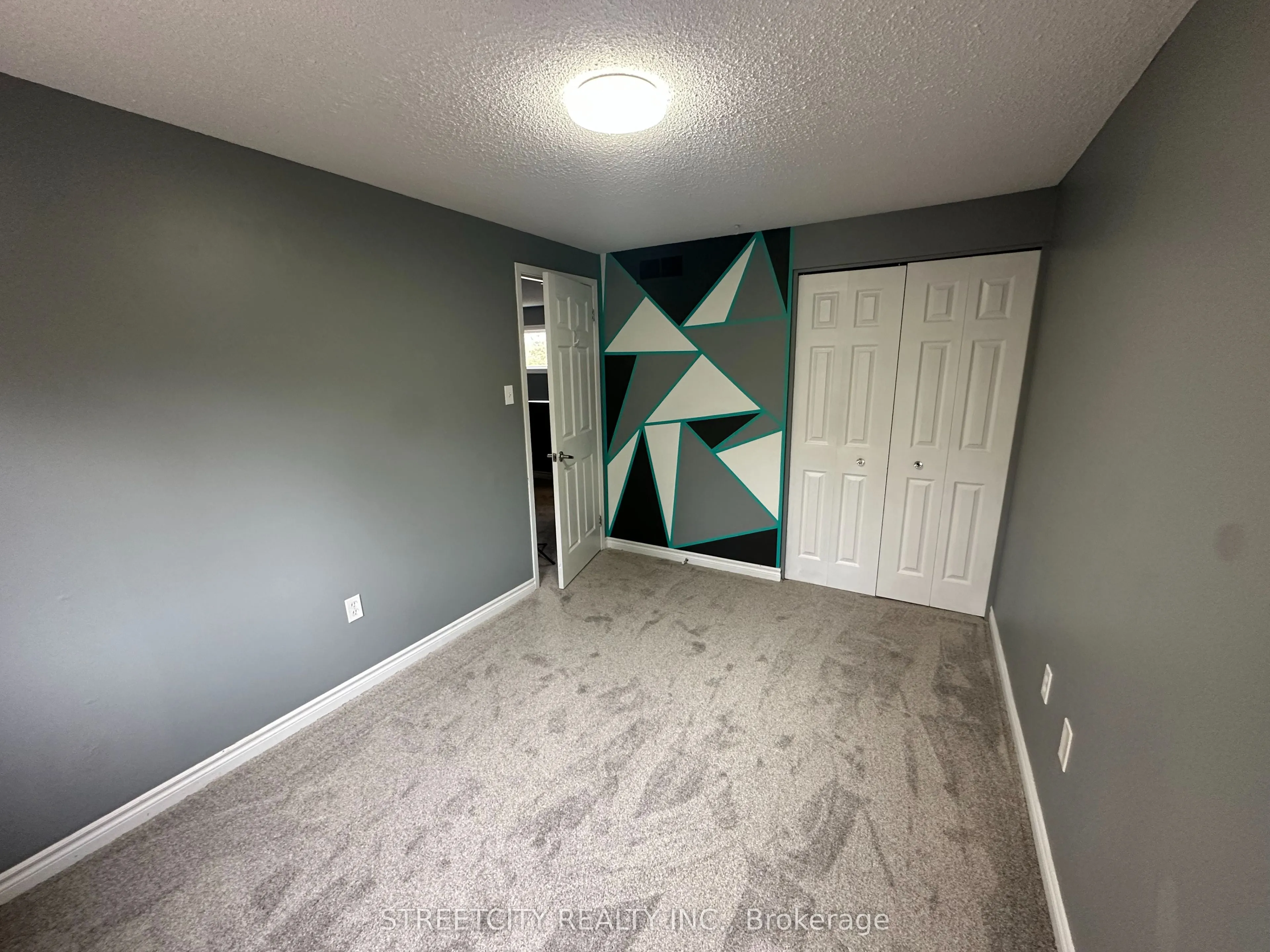 21 Beechbank Crescent