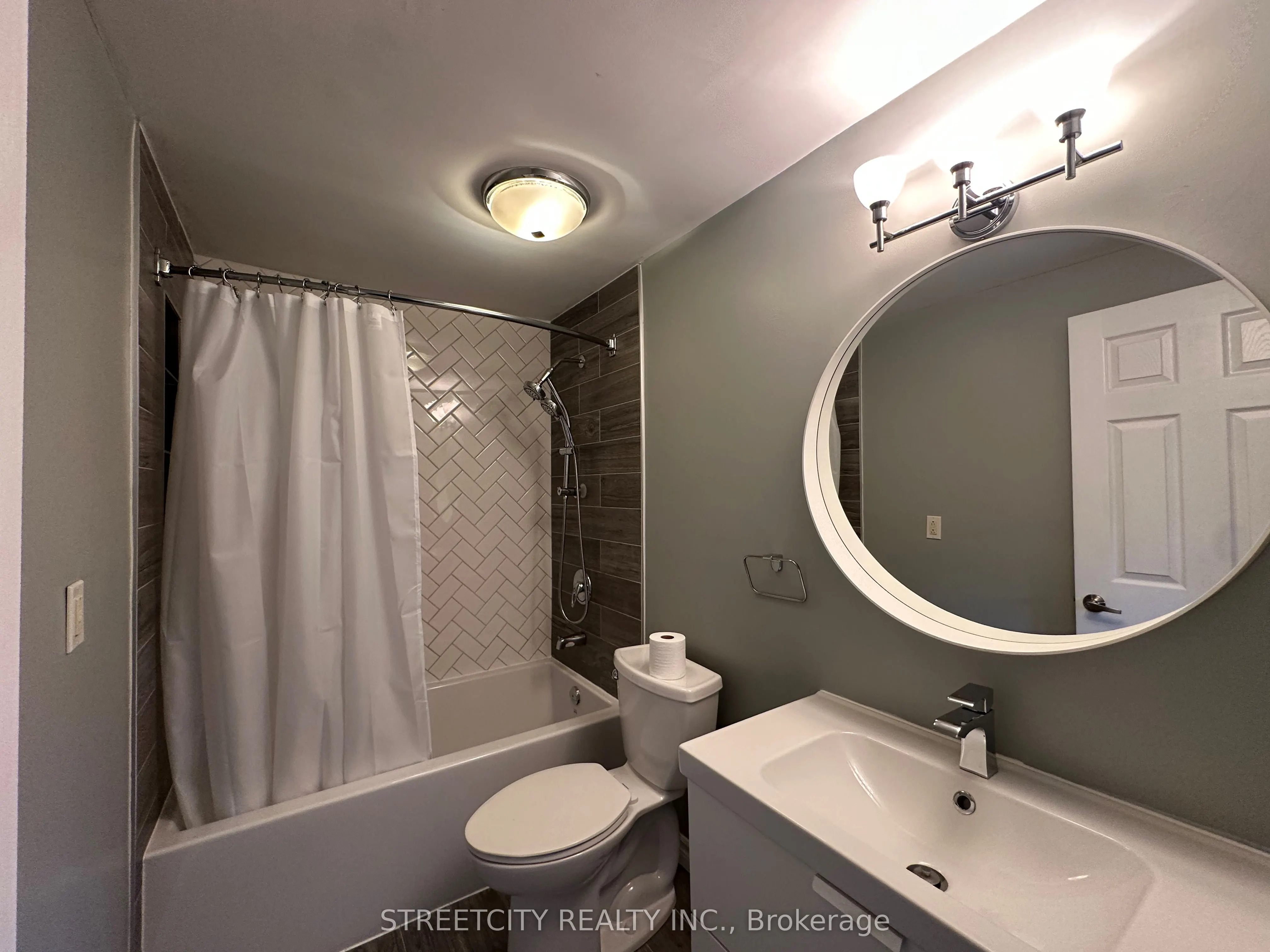 21 Beechbank Crescent