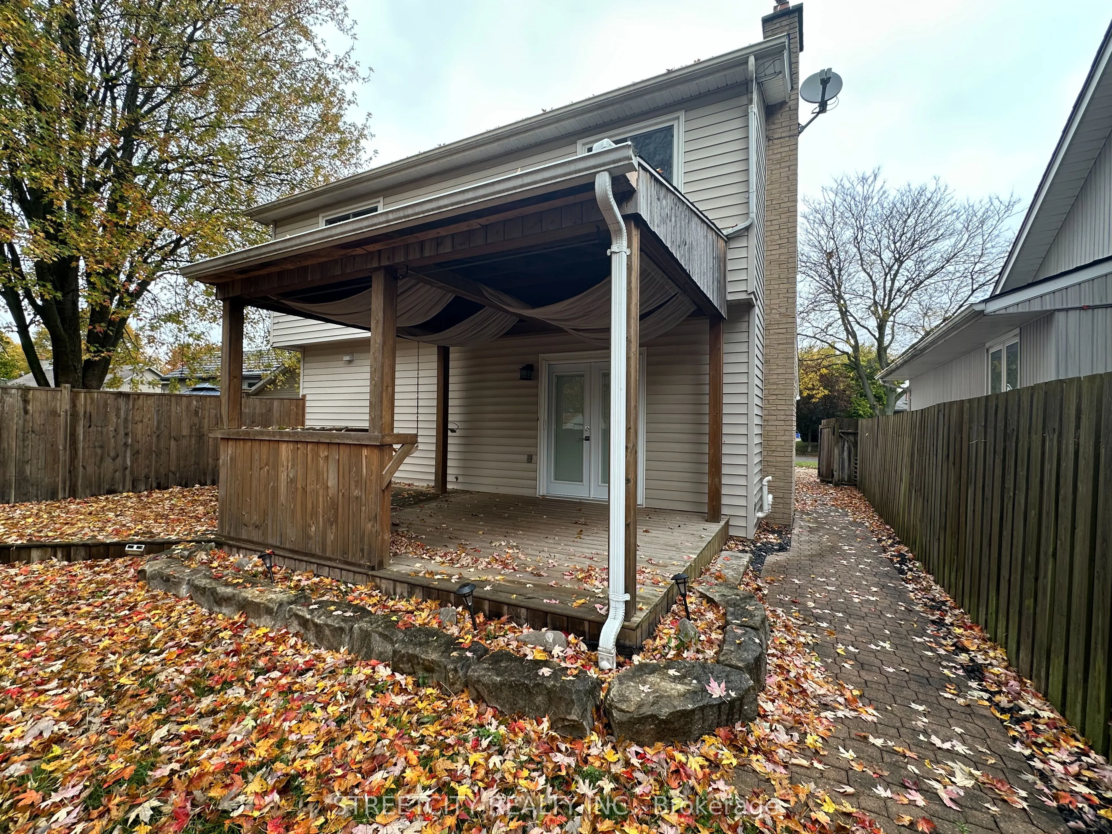 21 Beechbank Crescent