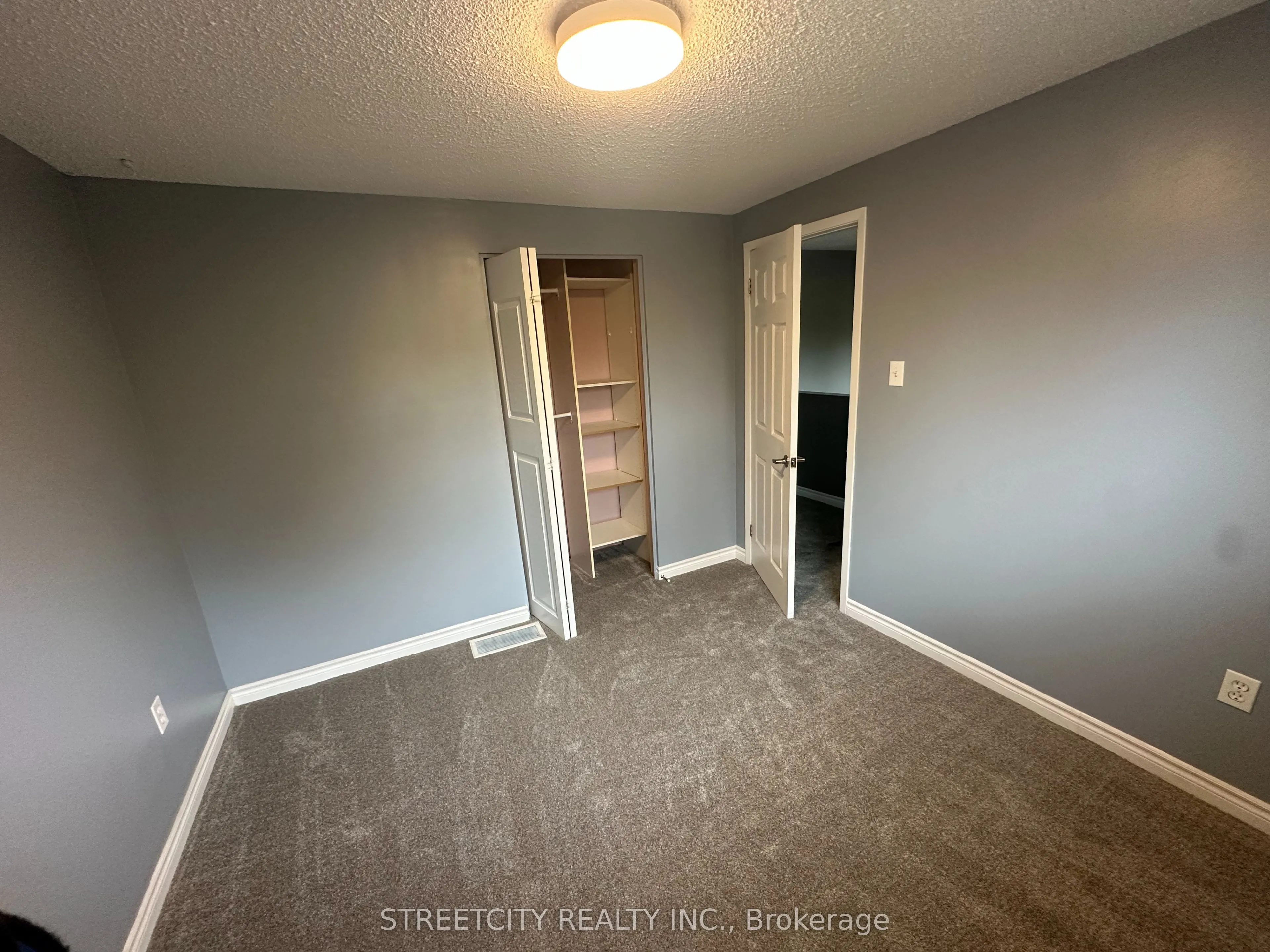 21 Beechbank Crescent