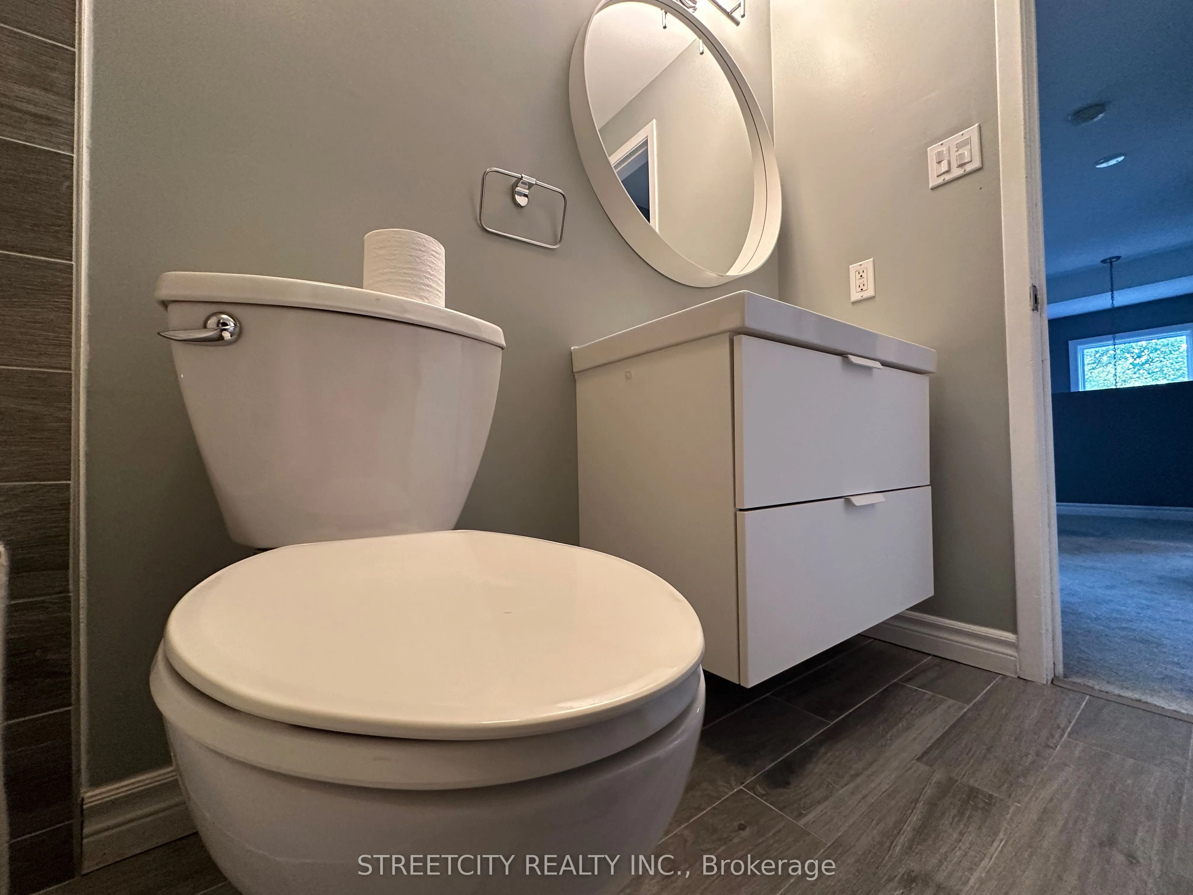 21 Beechbank Crescent