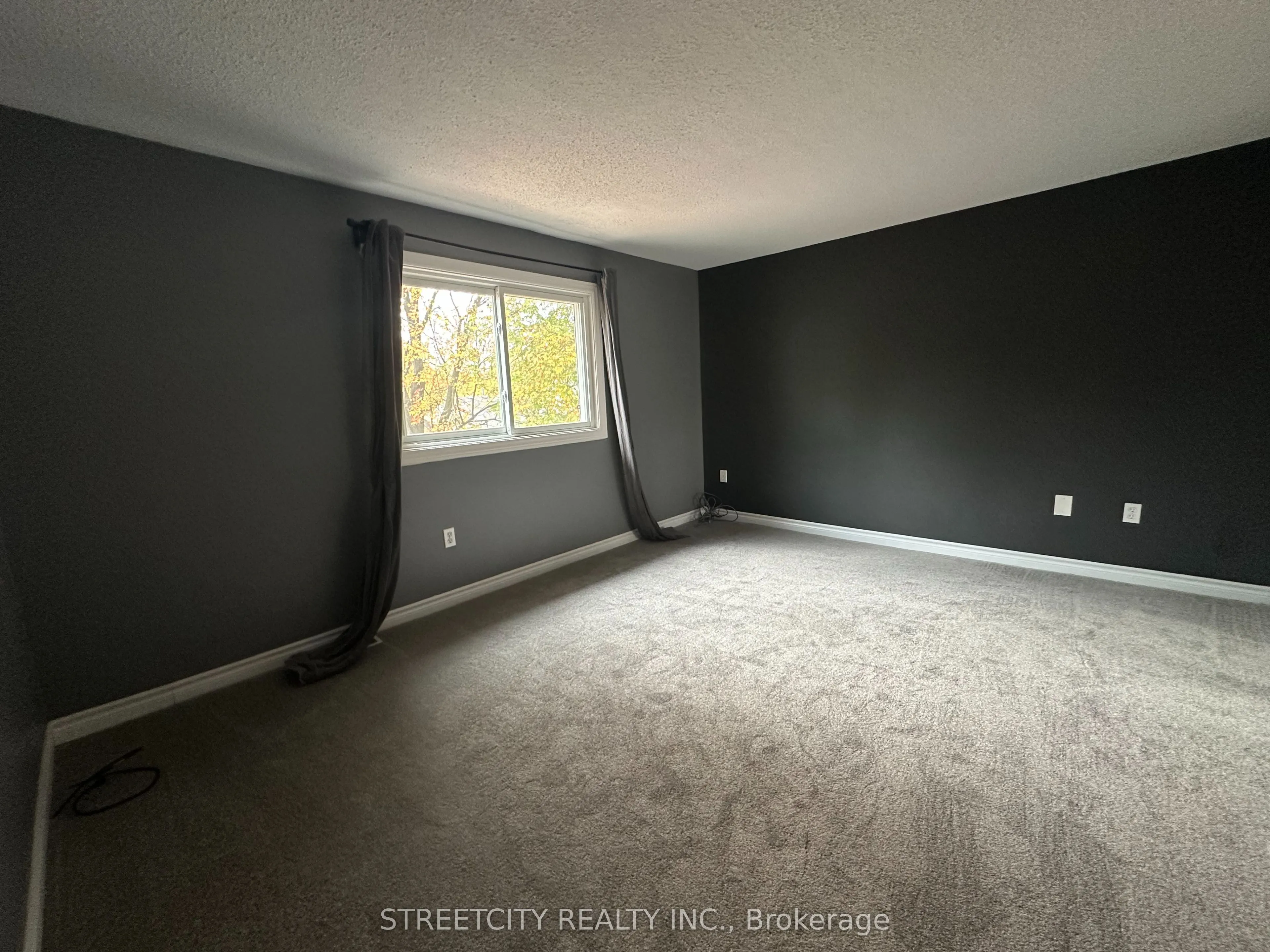 21 Beechbank Crescent