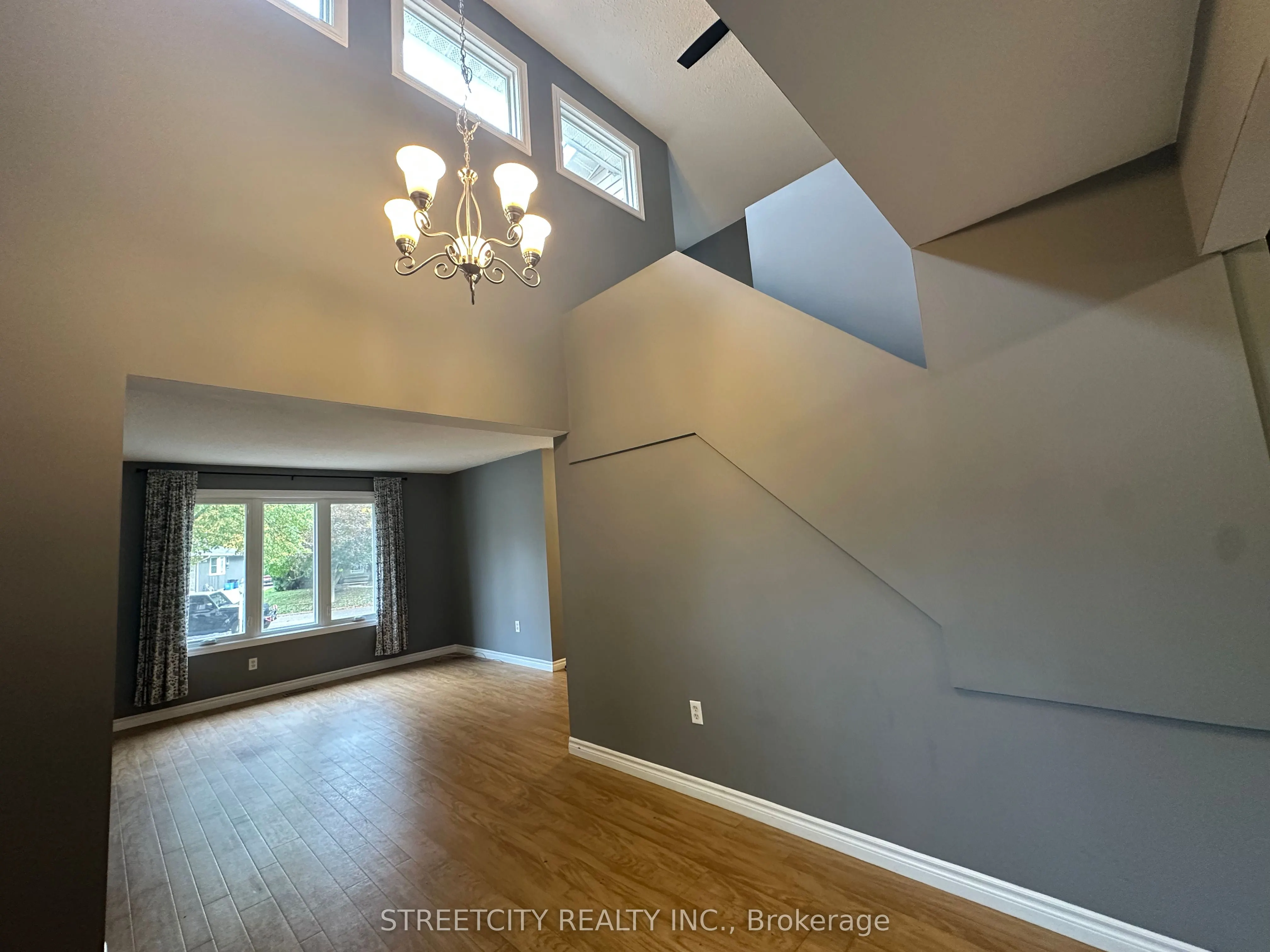 21 Beechbank Crescent