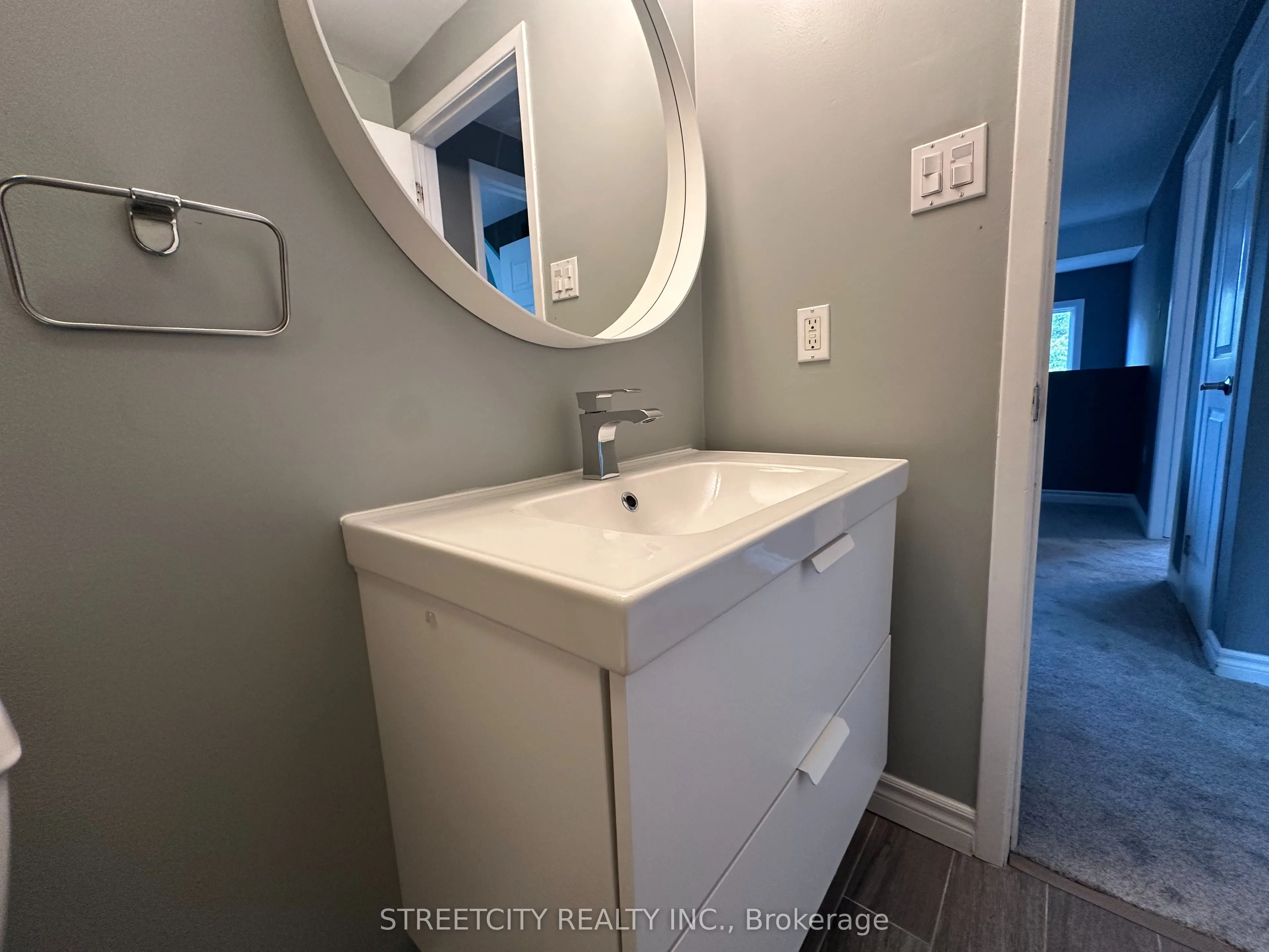 21 Beechbank Crescent