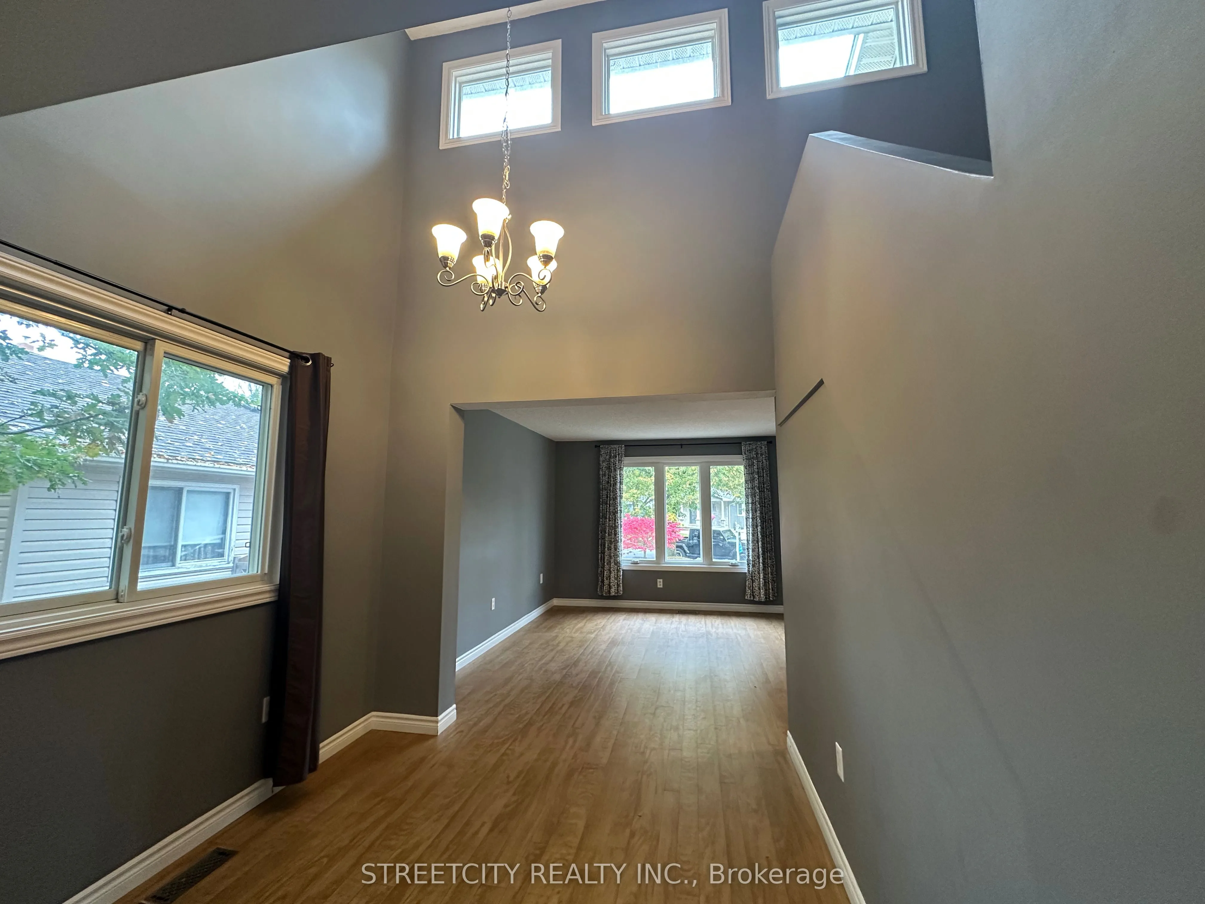 21 Beechbank Crescent