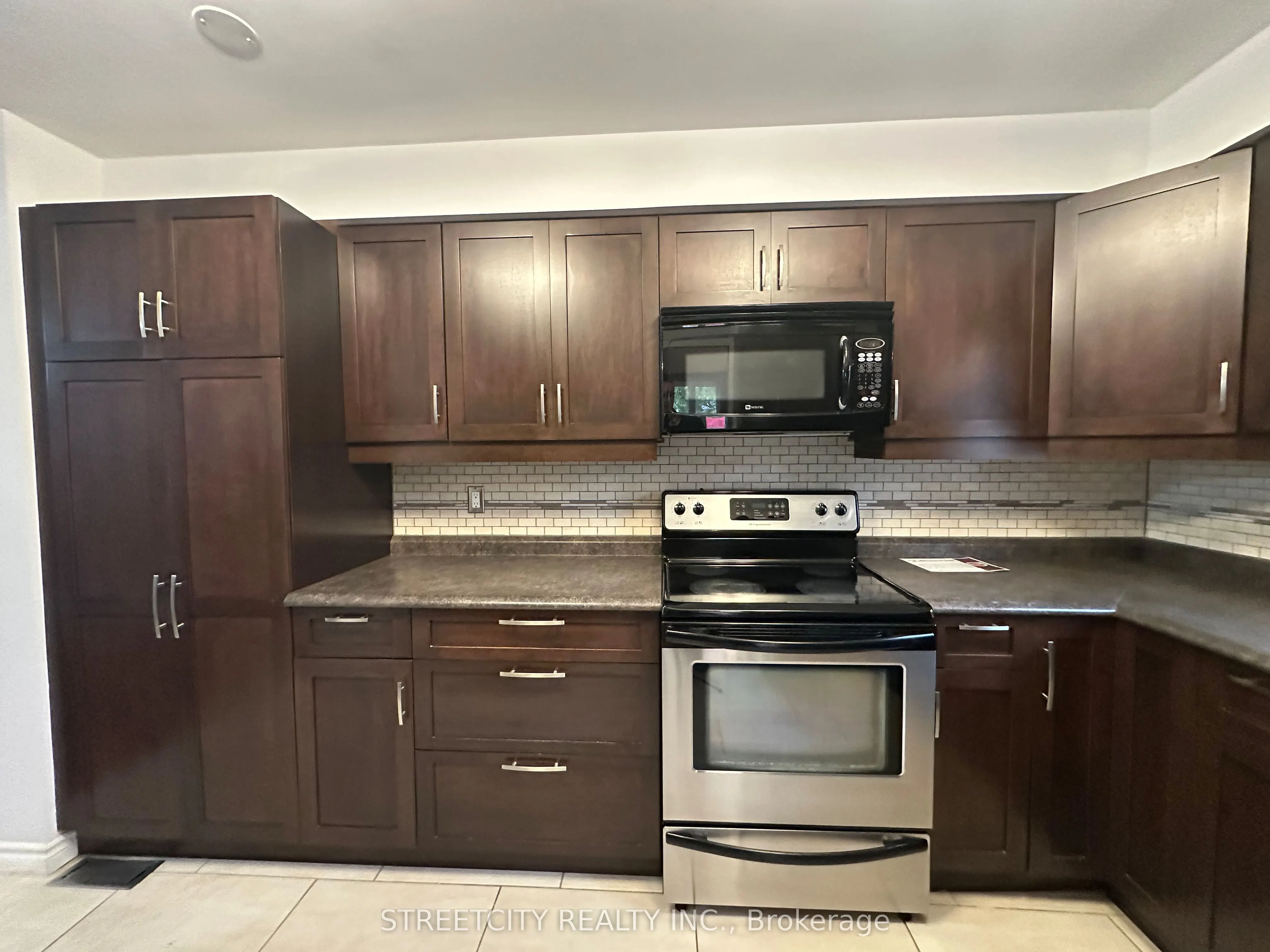 21 Beechbank Crescent