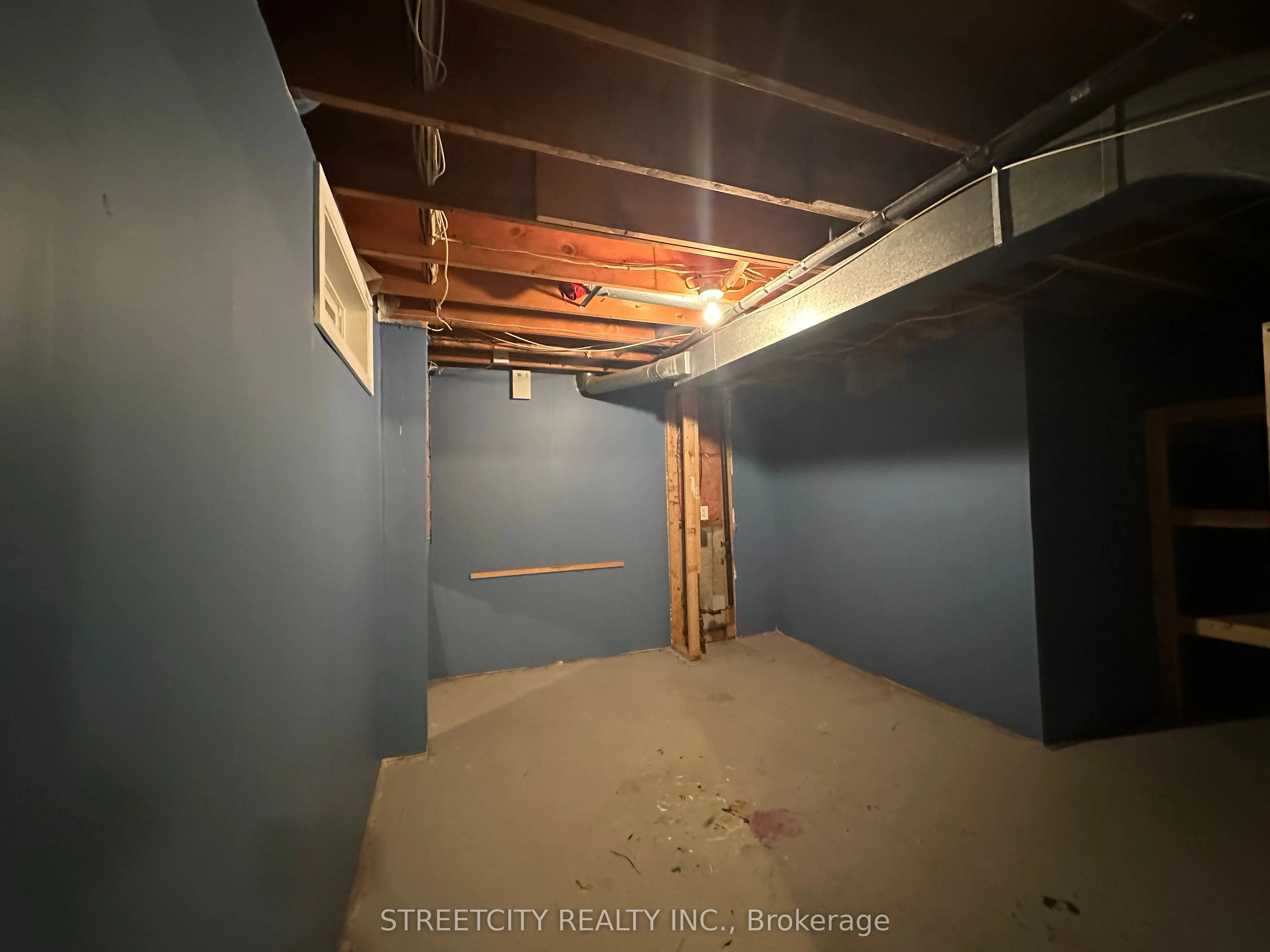 21 Beechbank Crescent