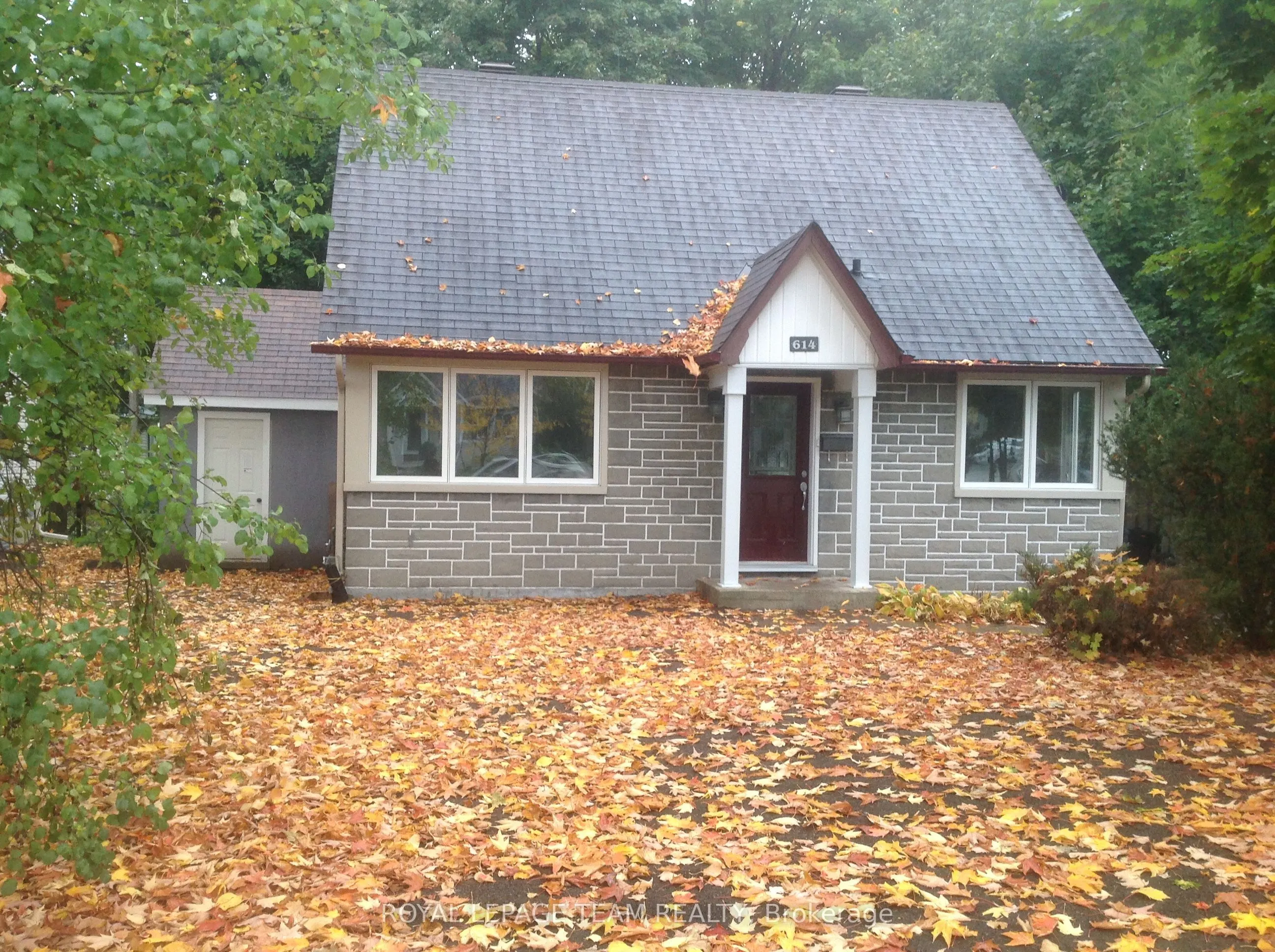 614 CHURCHILL Avenue