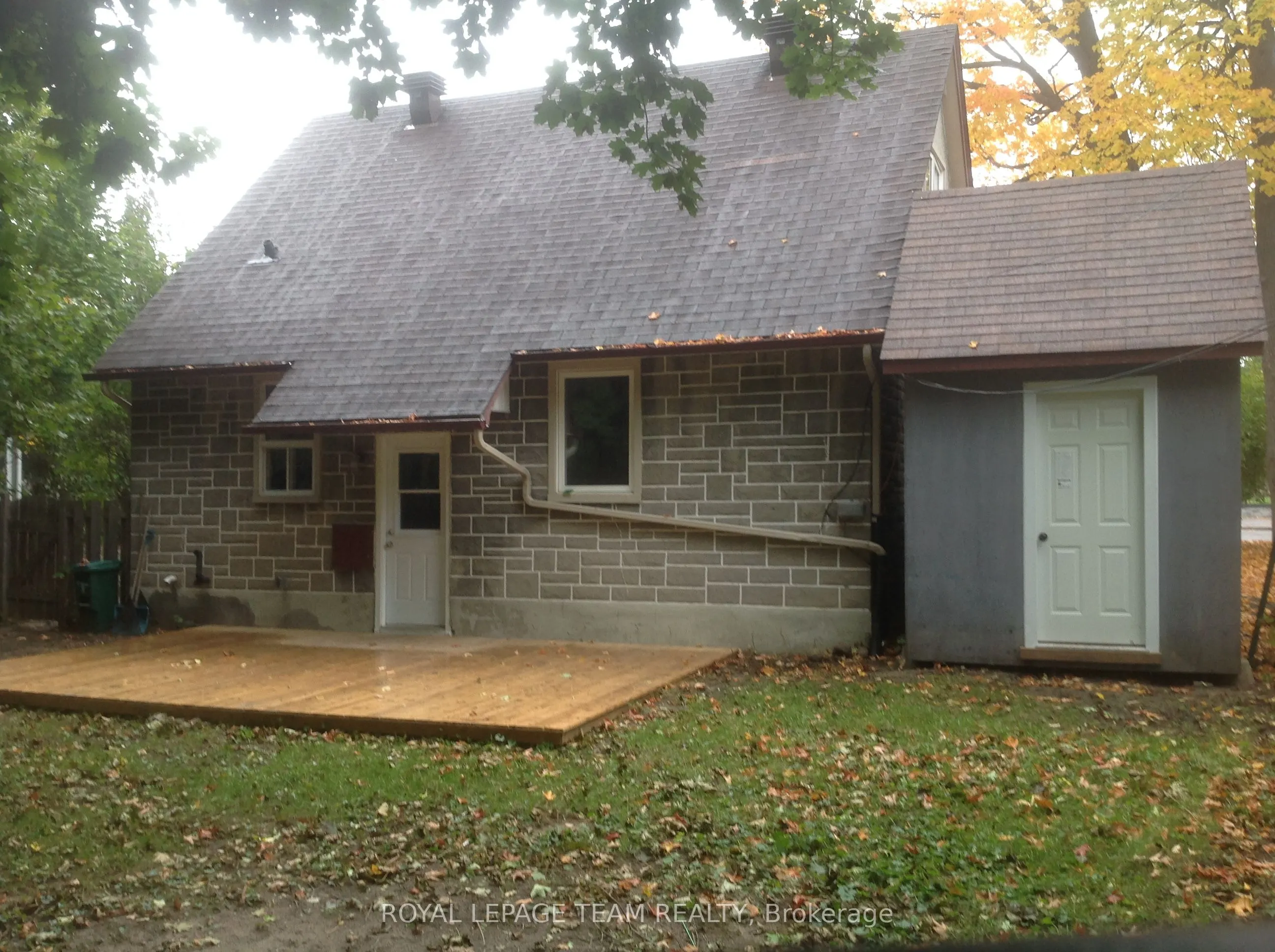 614 CHURCHILL Avenue