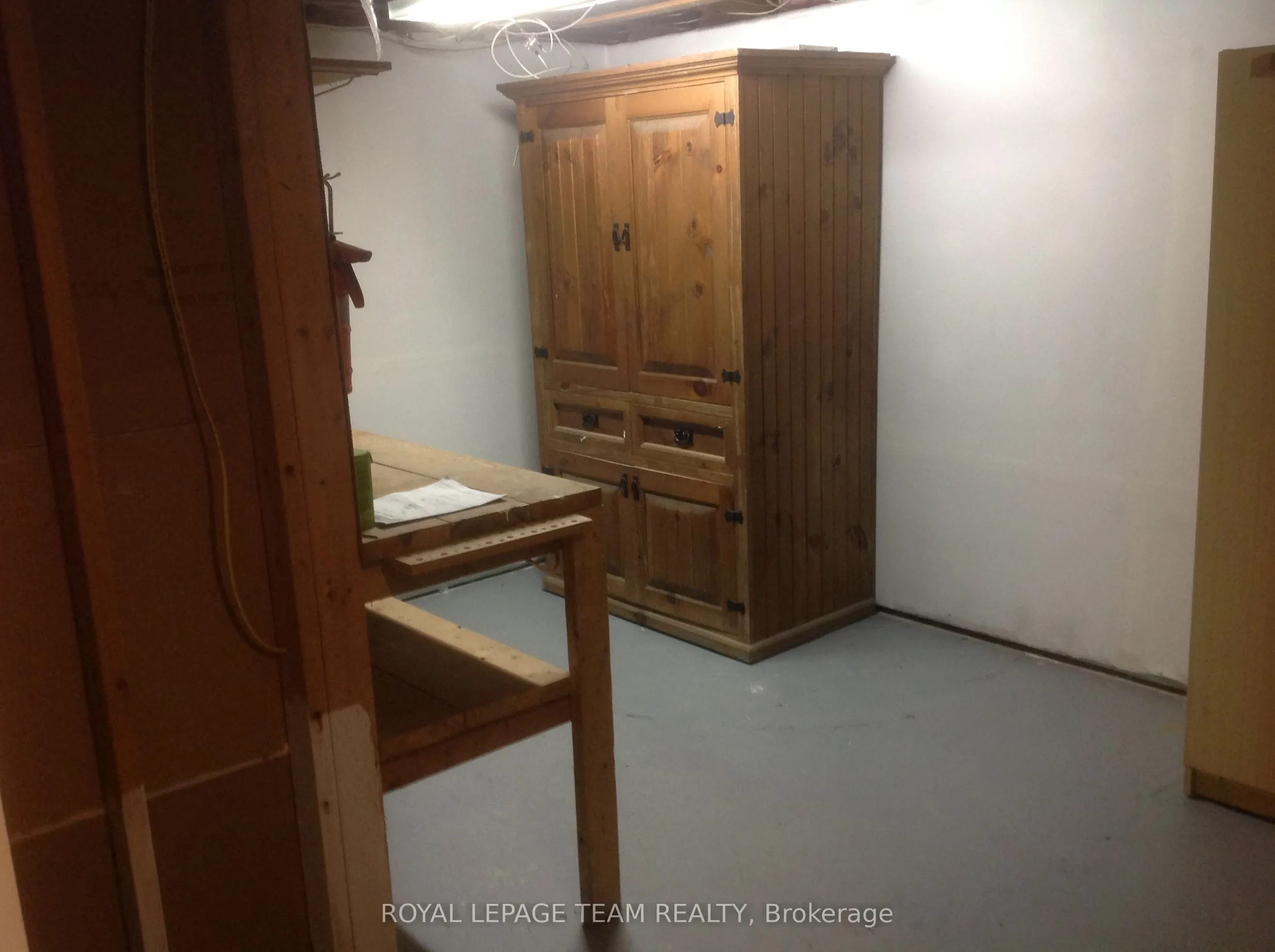 614 CHURCHILL Avenue