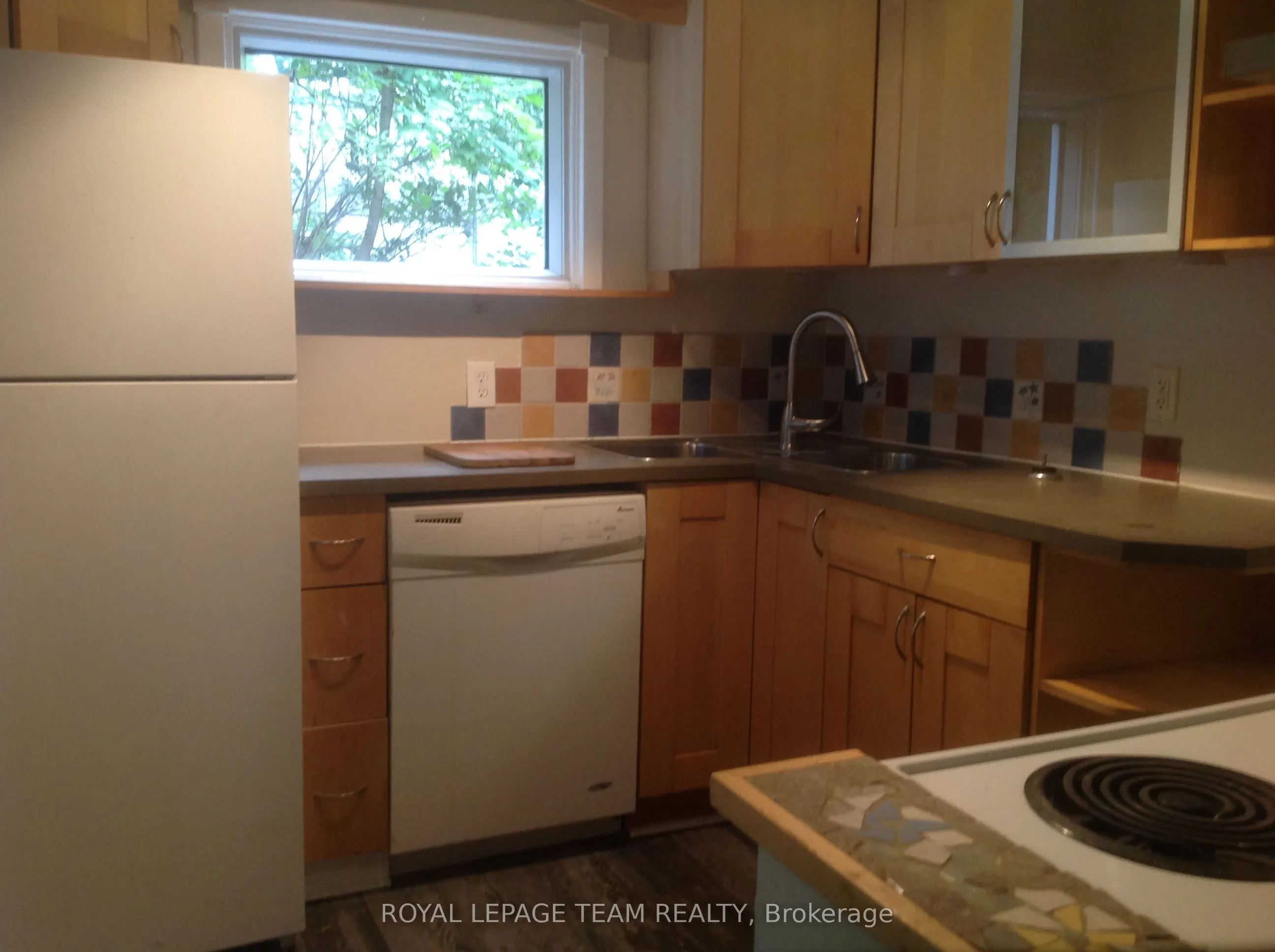 614 CHURCHILL Avenue