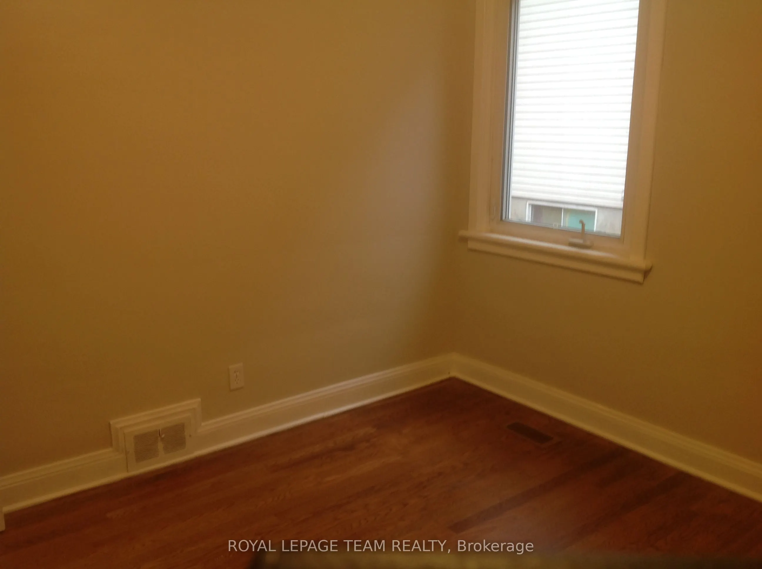 614 CHURCHILL Avenue