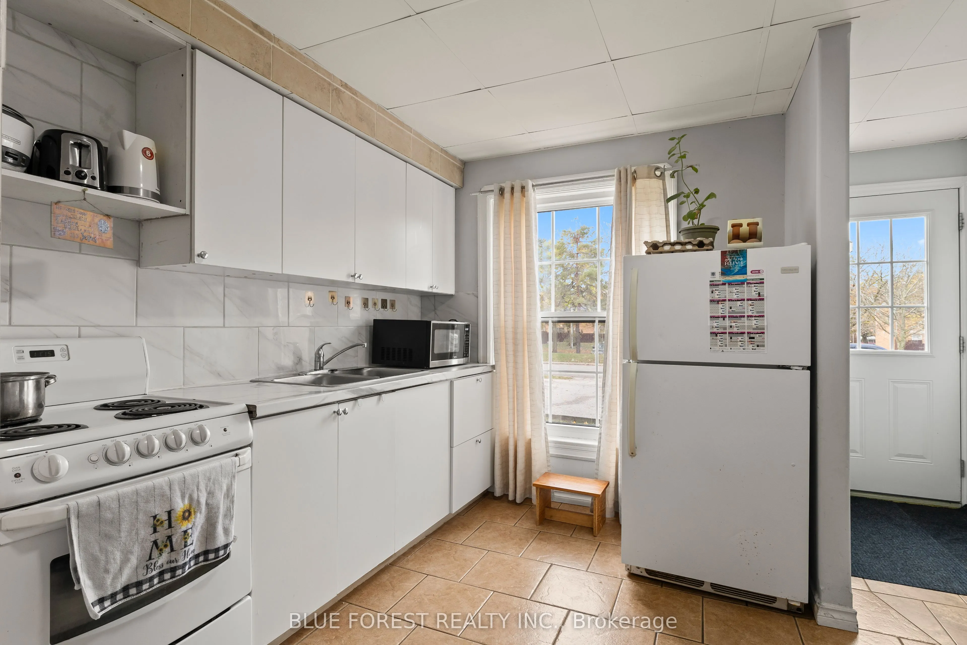 63 Arbour Glen Crescent, #11