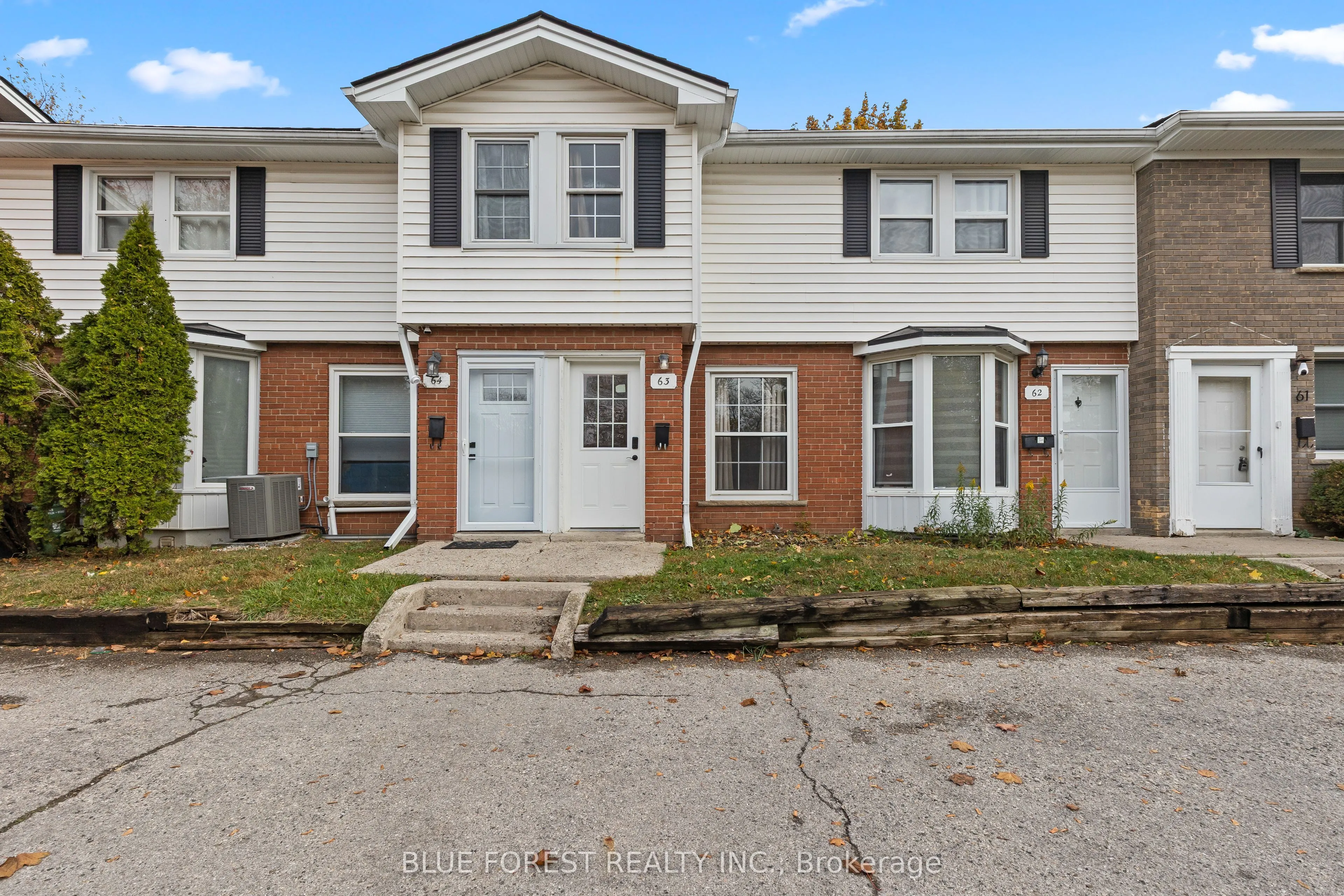 63 Arbour Glen Crescent, #11