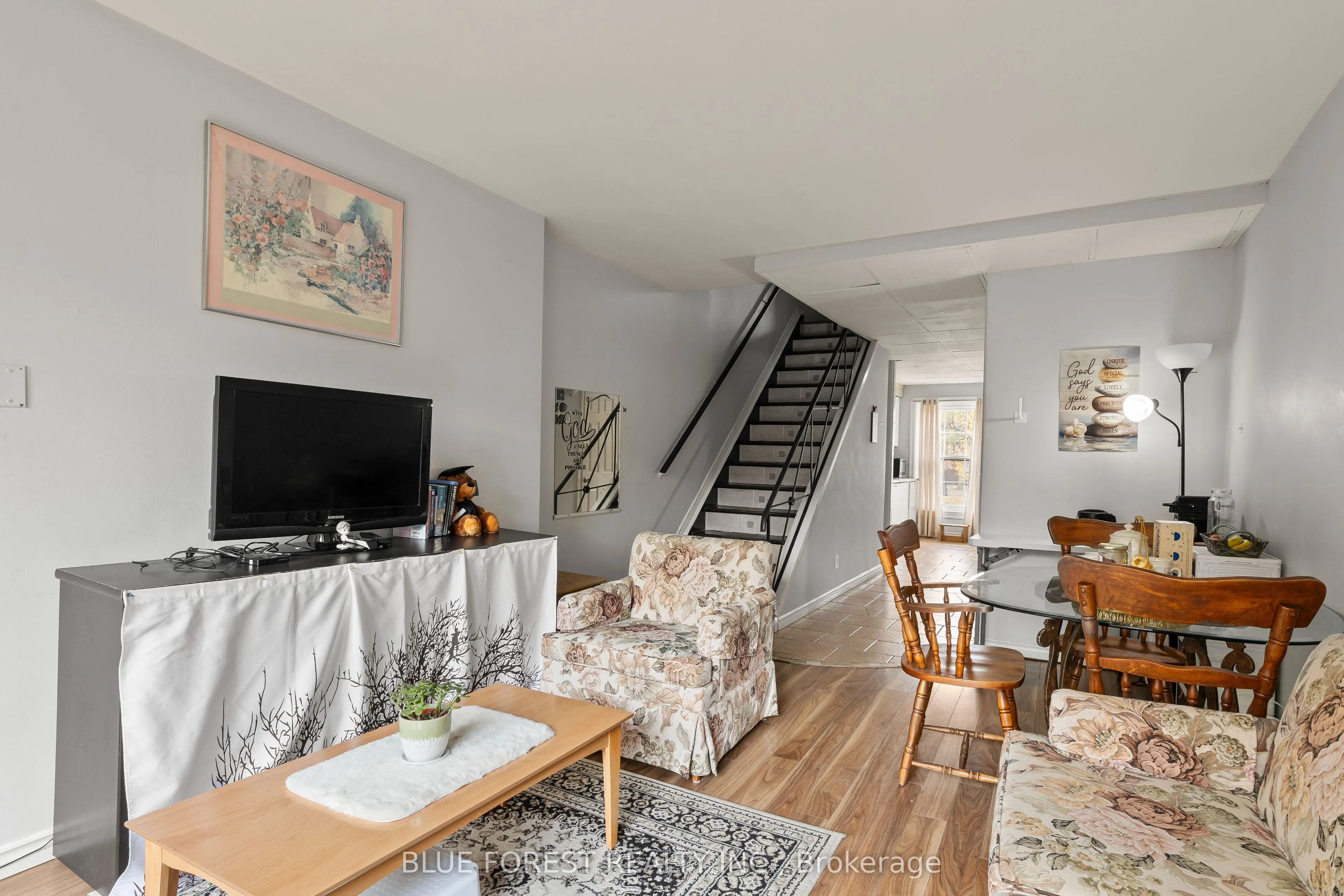 63 Arbour Glen Crescent, #11