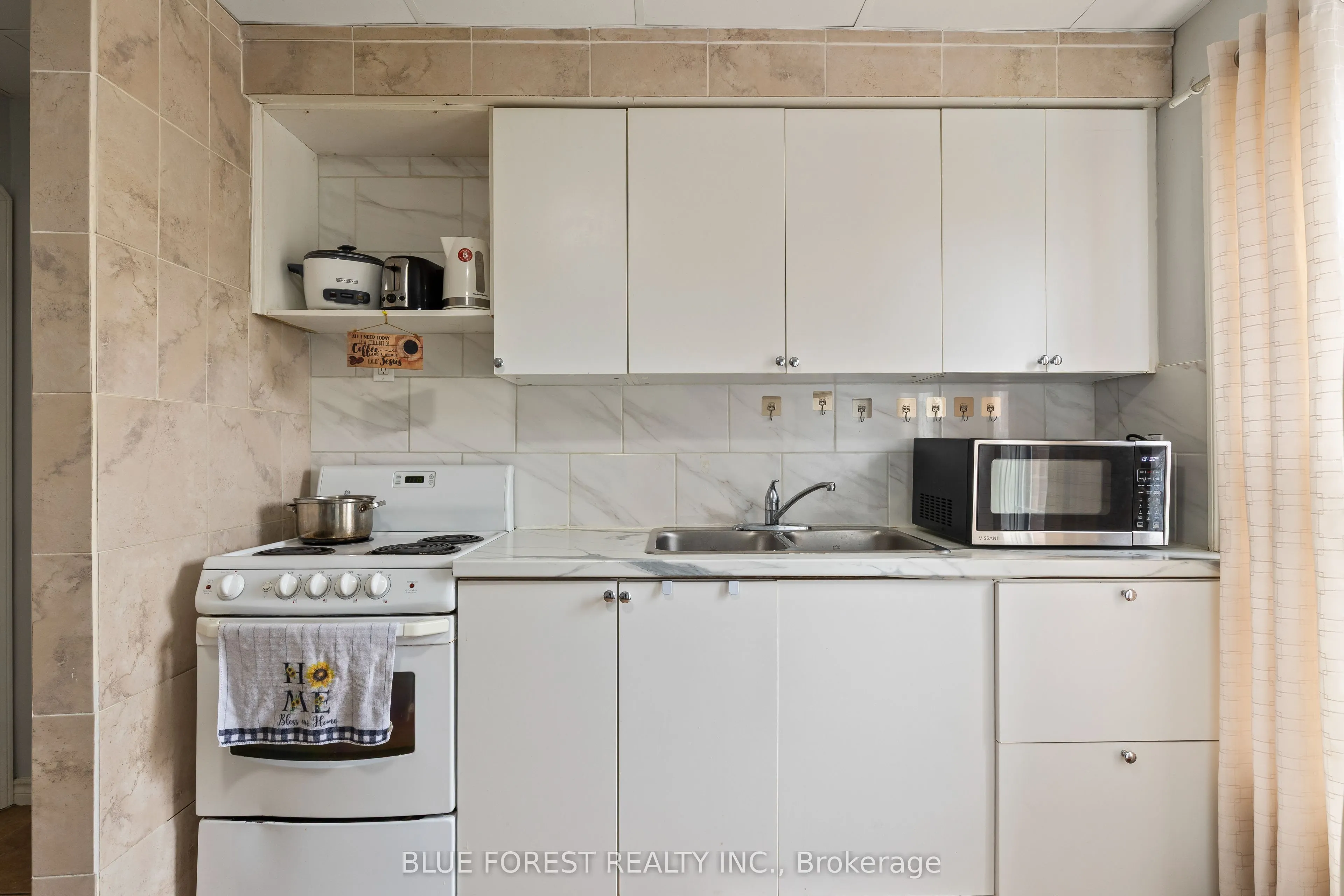 63 Arbour Glen Crescent, #11