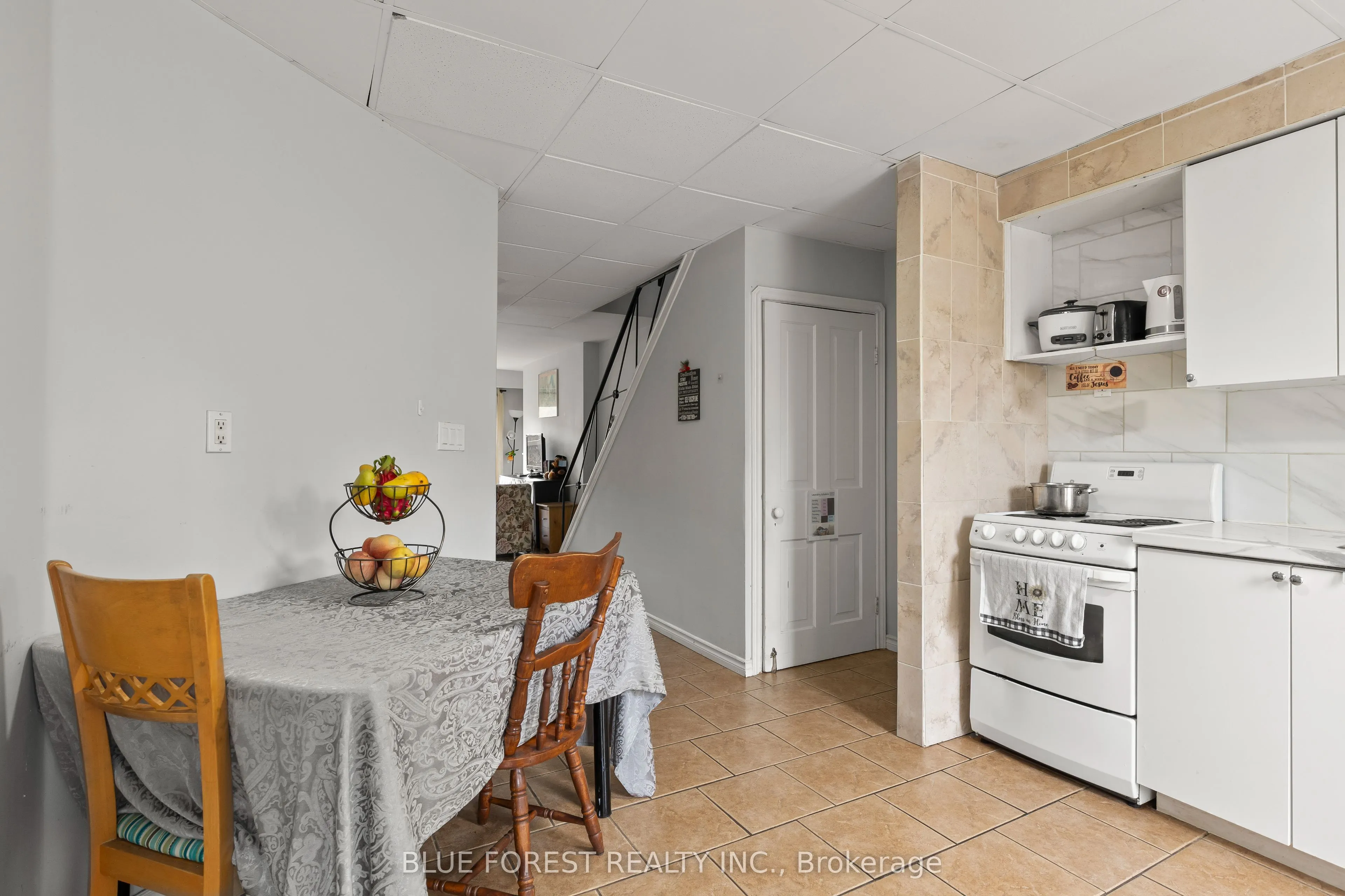 63 Arbour Glen Crescent, #11