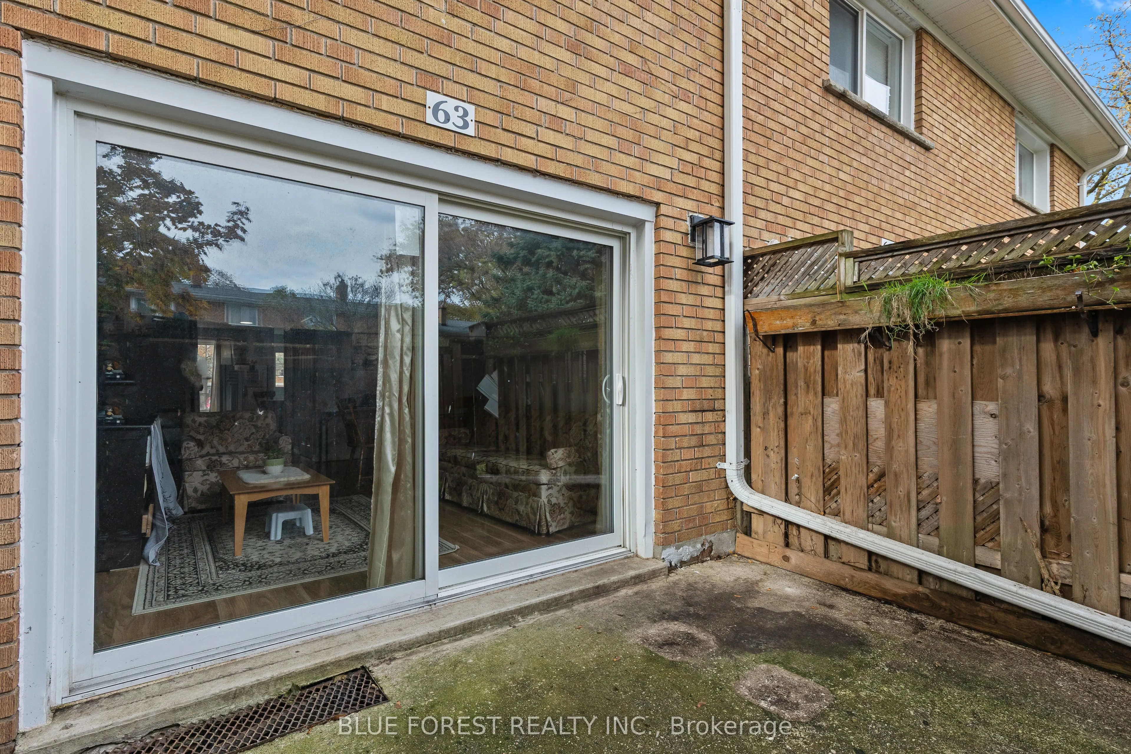 63 Arbour Glen Crescent, #11