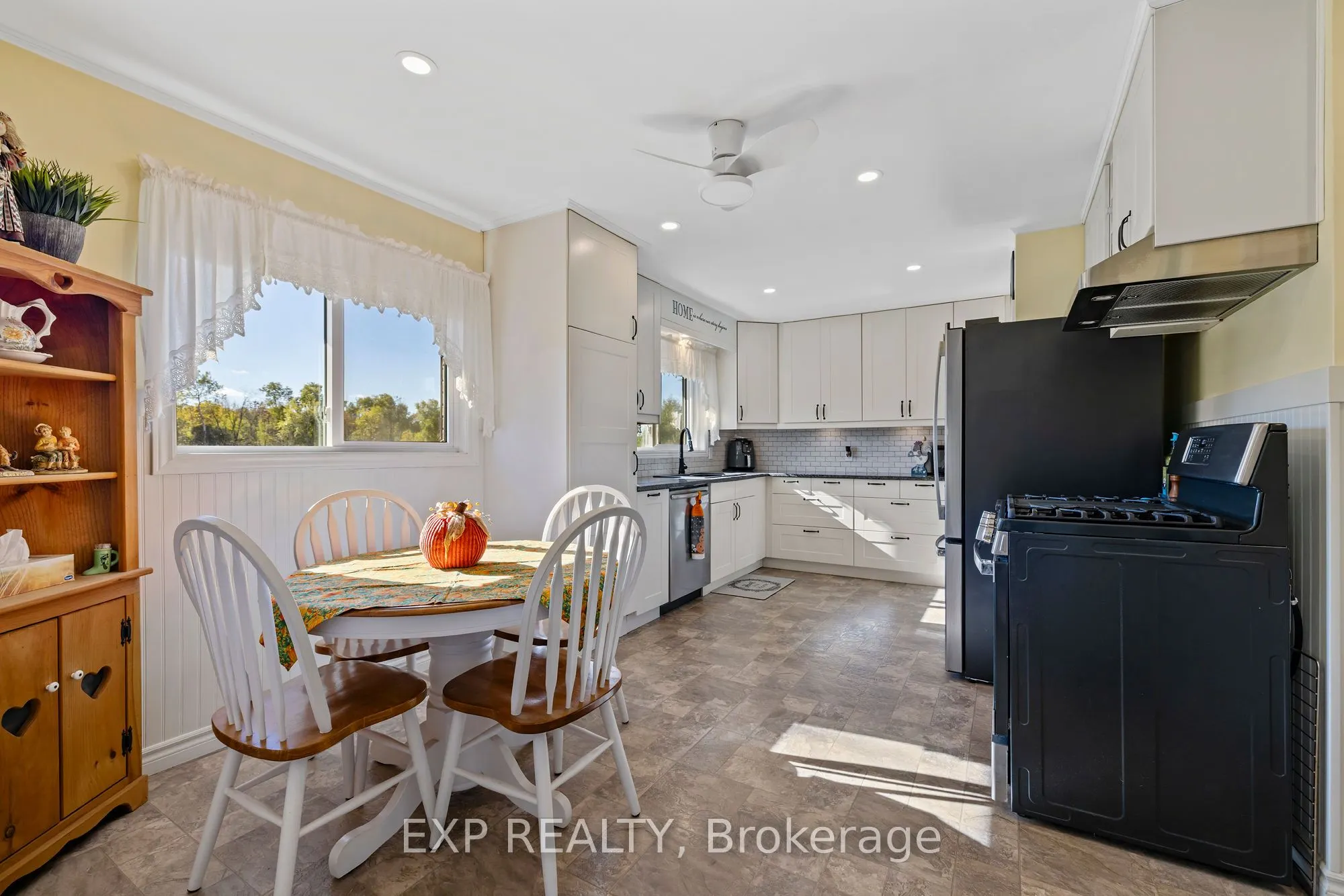 1637 Windham 7, R. R. #3 Road