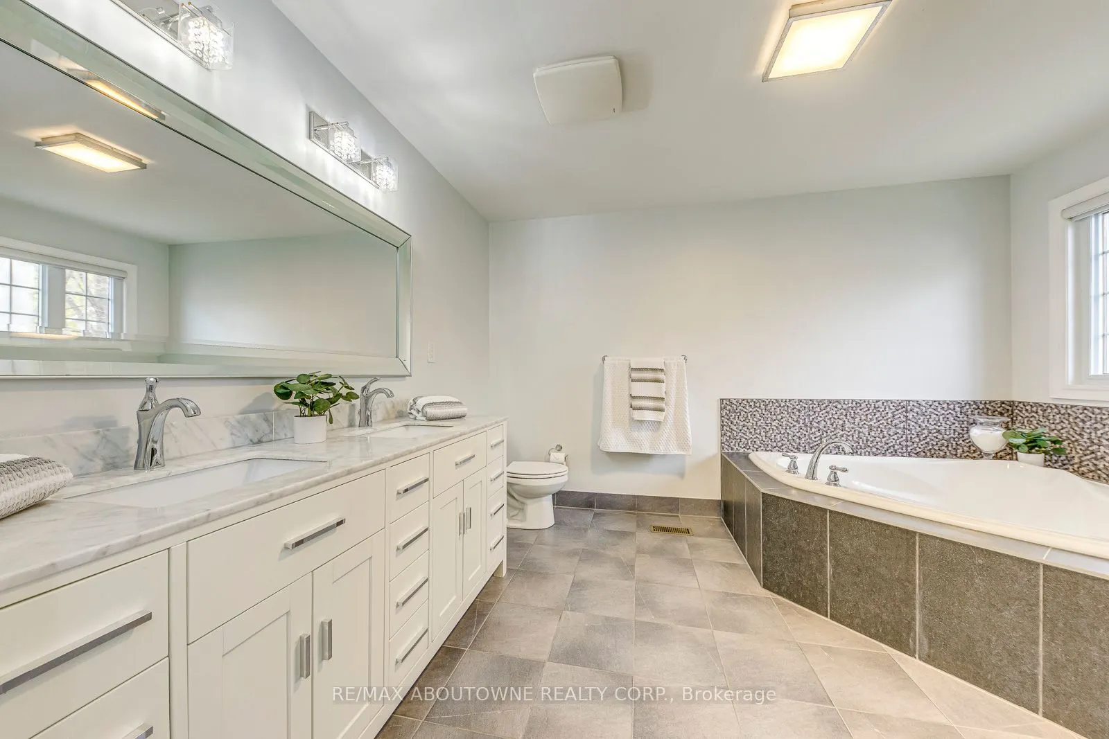 20 Vinegar Hill Street