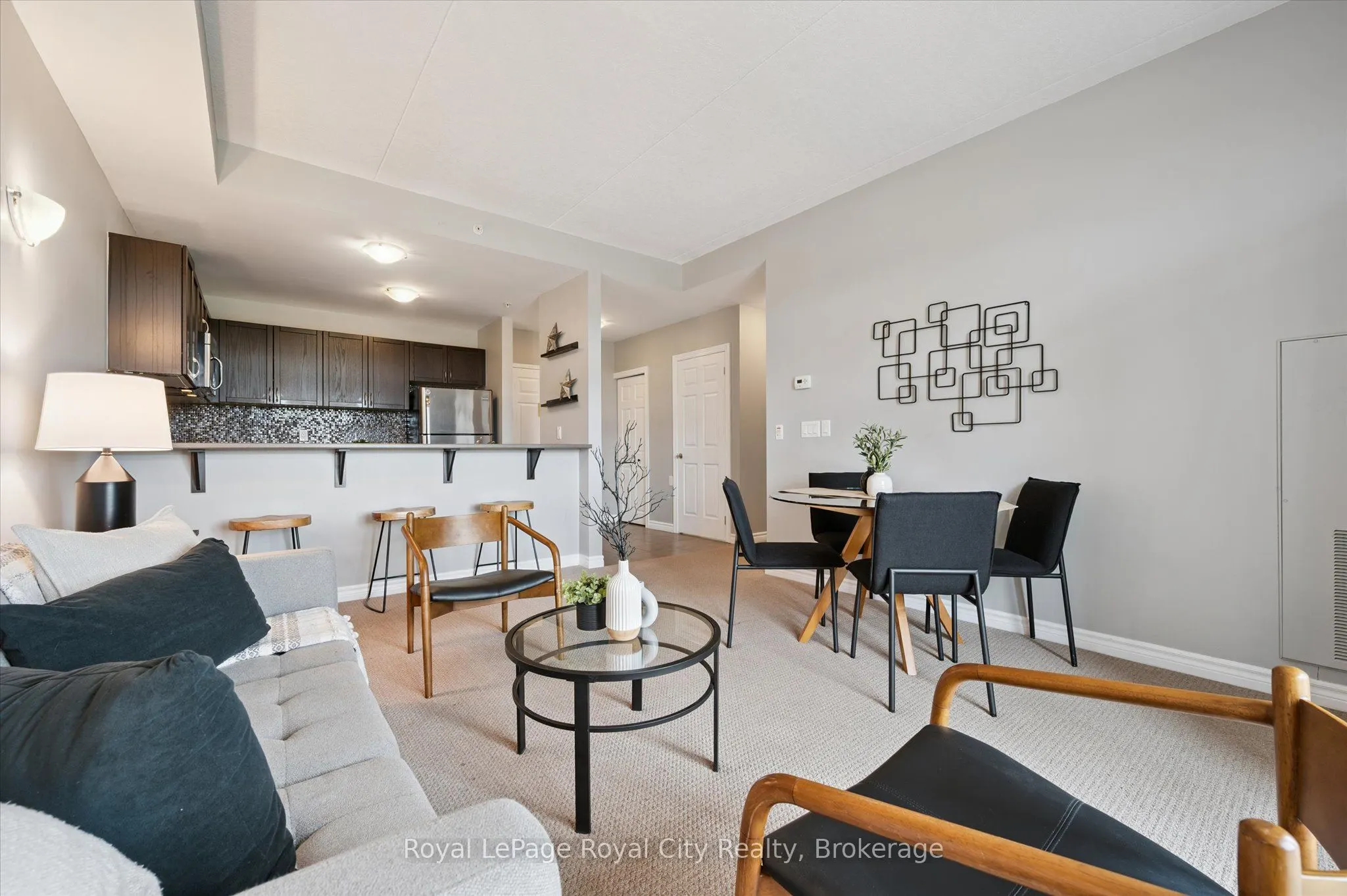 2 Colonial Drive, #207